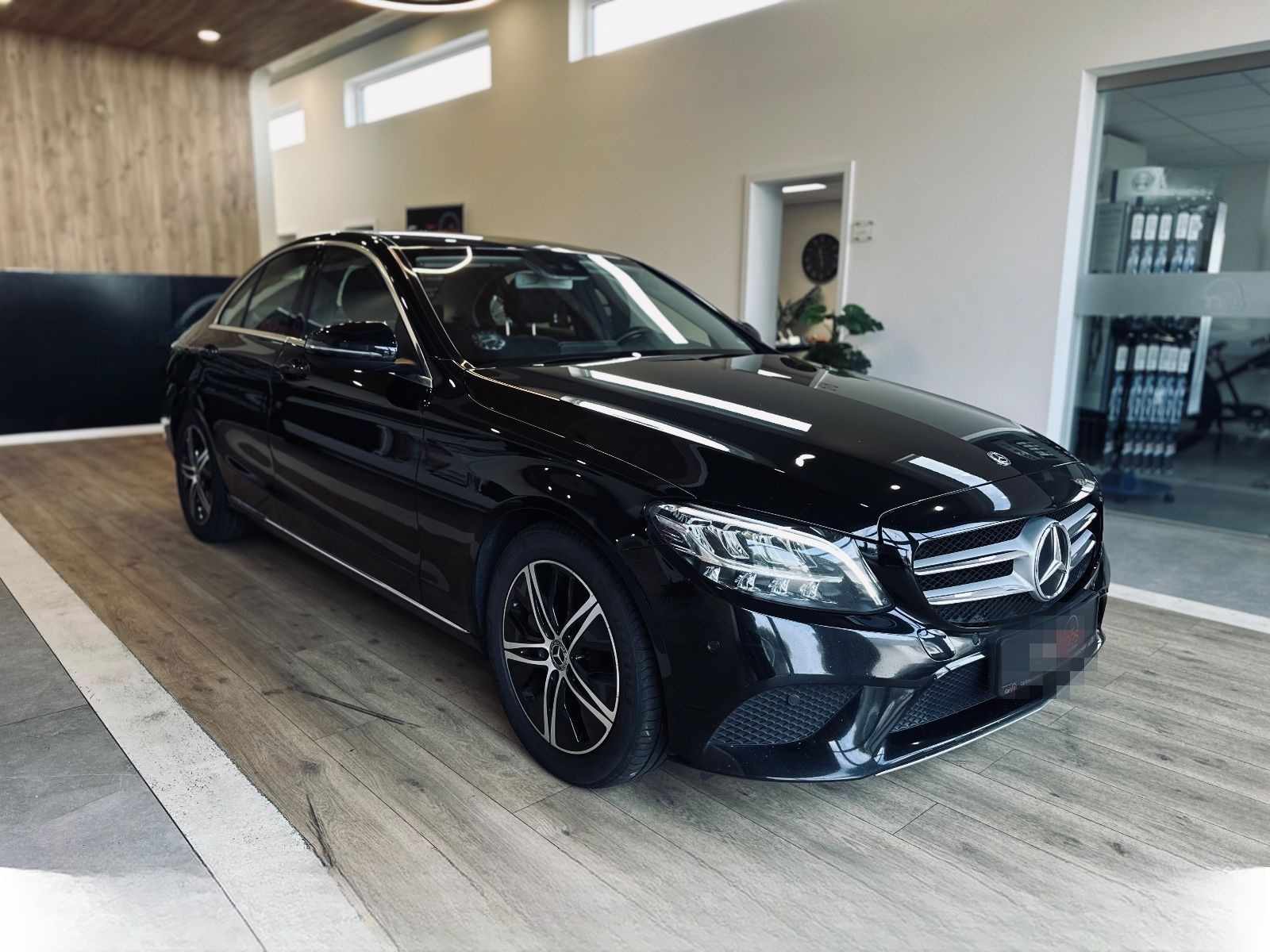 Mercedes-Benz C 300 d Lim. /8-Fach/ACC/AHK/1.Hand foto 2