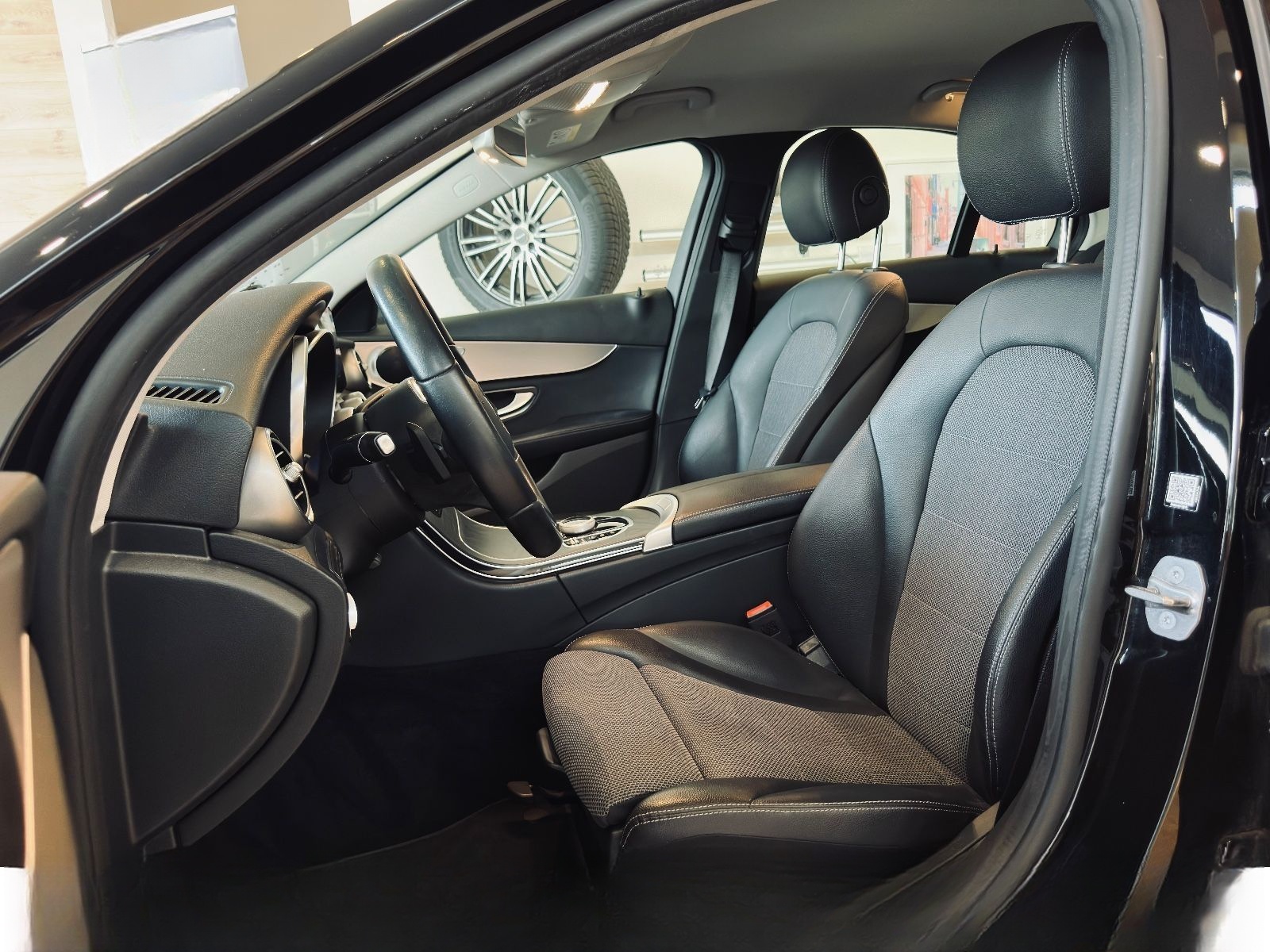 Mercedes-Benz C 300 d Lim. /8-Fach/ACC/AHK/1.Hand foto 15