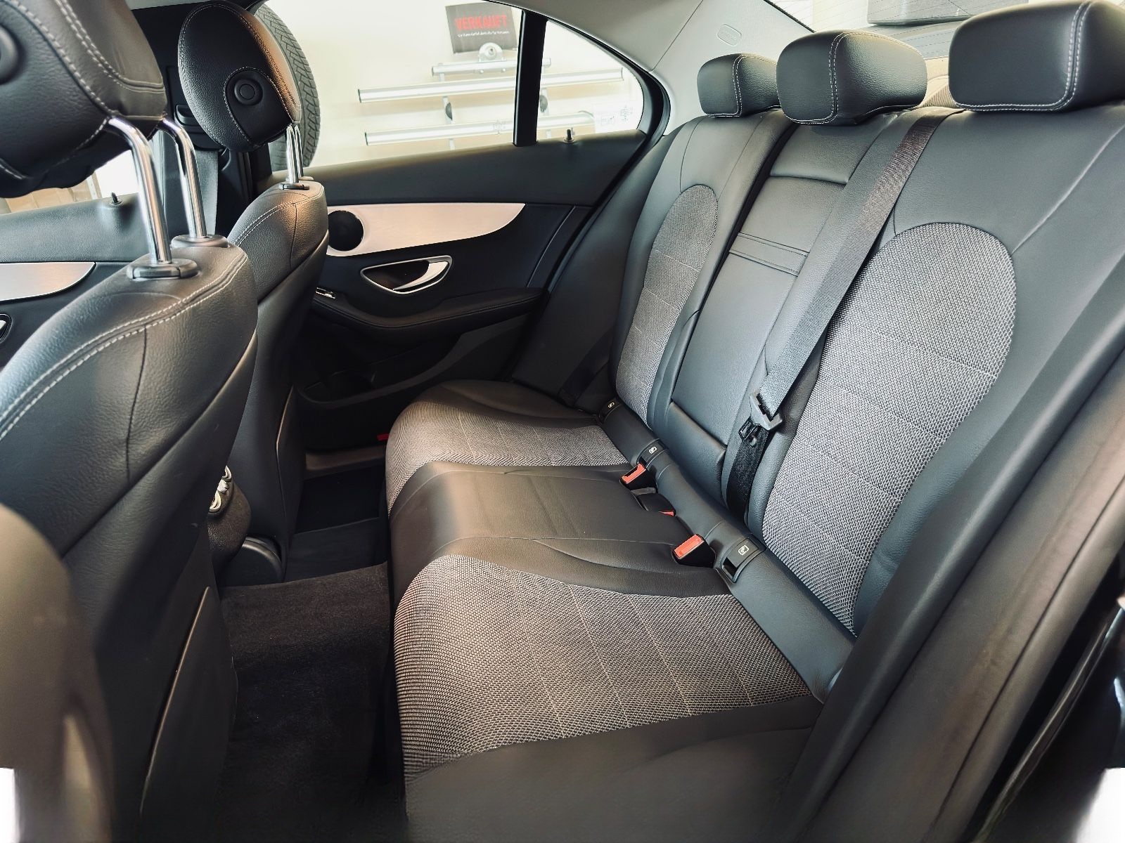 Mercedes-Benz C 300 d Lim. /8-Fach/ACC/AHK/1.Hand foto 17