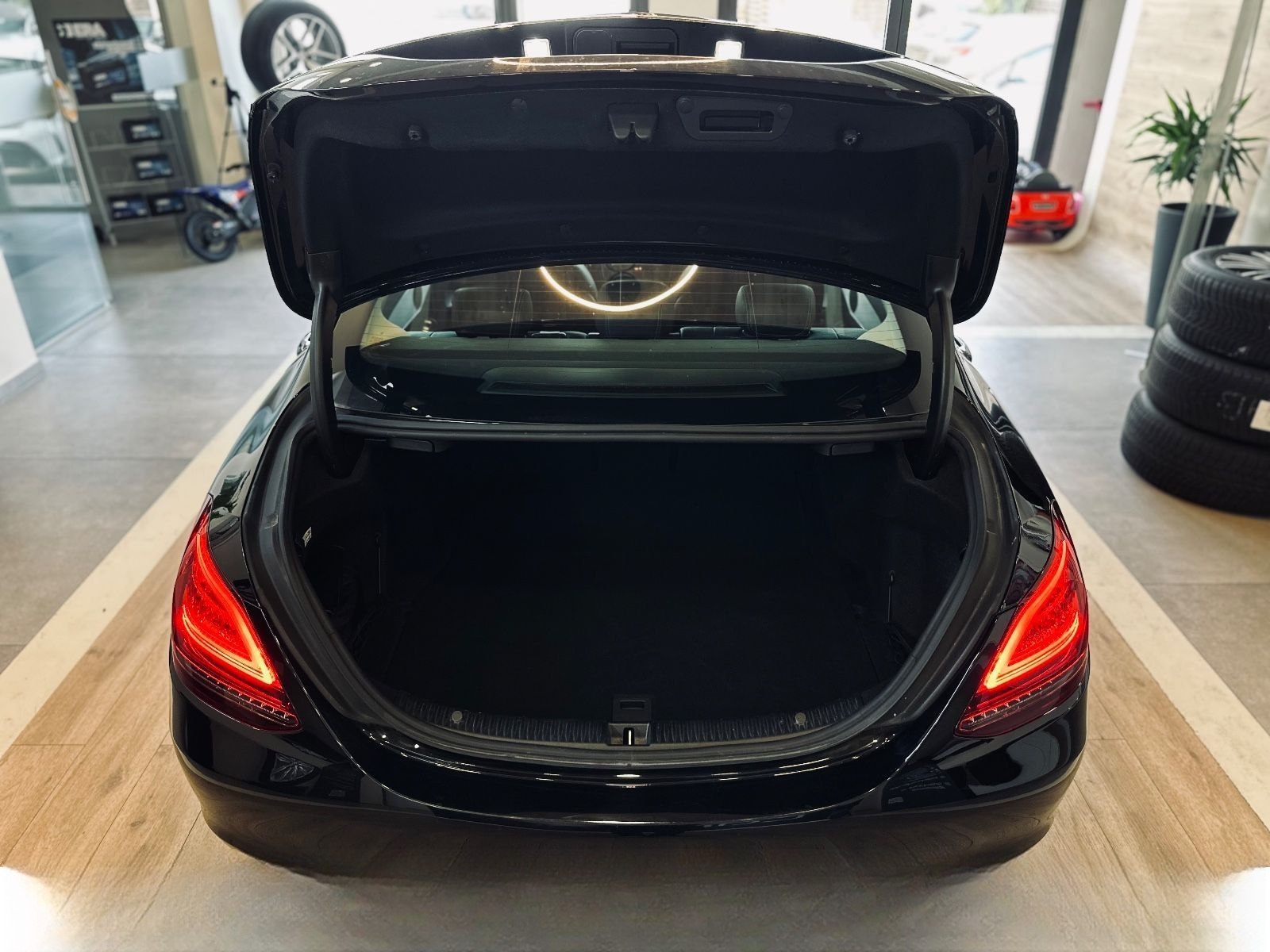 Mercedes-Benz C 300 d Lim. /8-Fach/ACC/AHK/1.Hand foto 9
