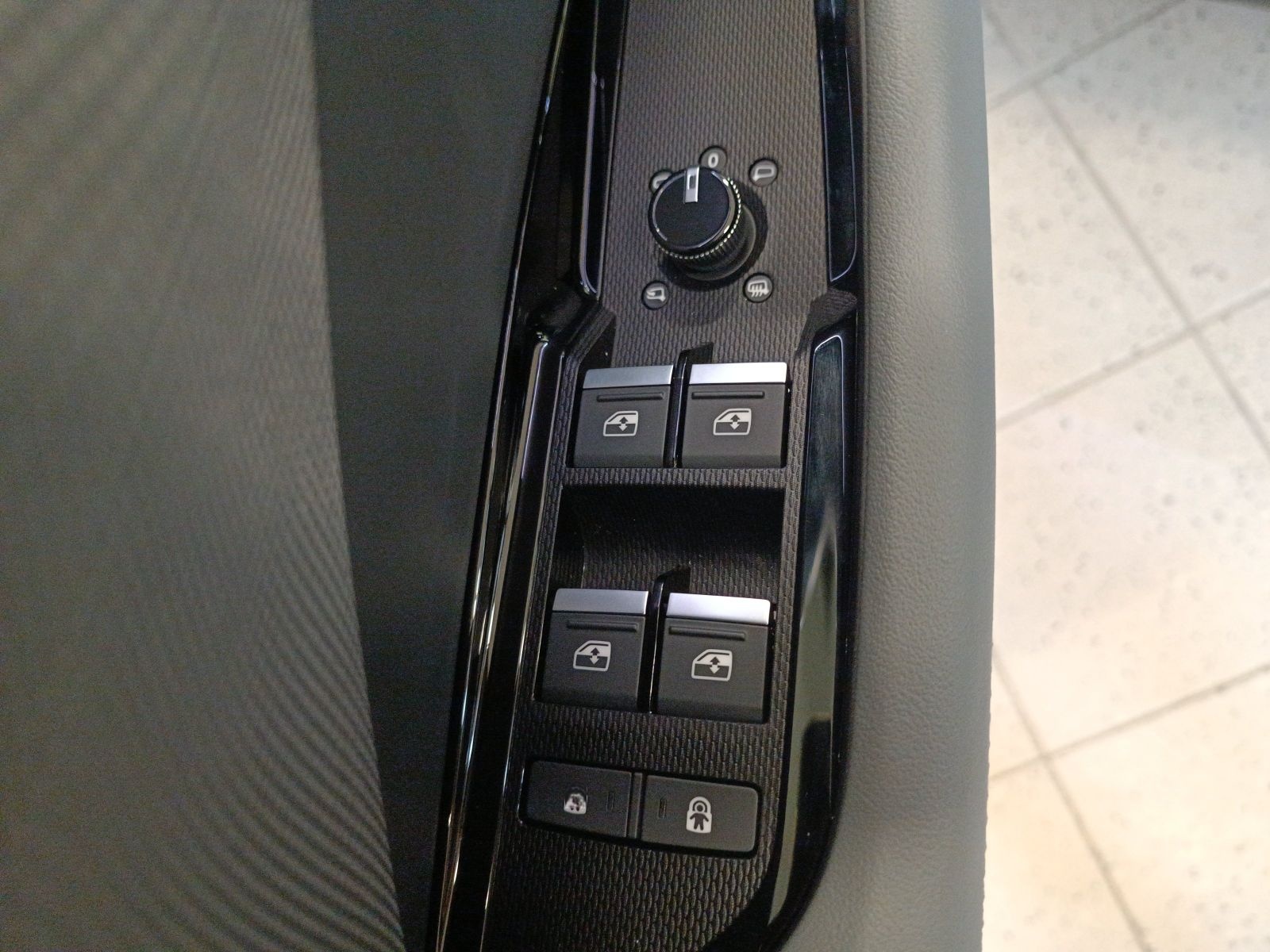 Audi Q3 SUV TFSI 110 kW S tronic SHzg*Klima*LED foto 15