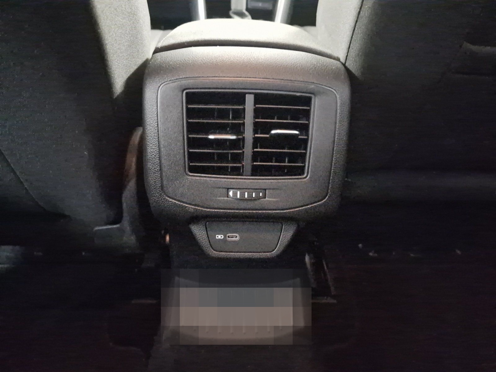 Volkswagen T-Roc 1.5 TSI Life 2xKlima ACC AUT DynLicht LED foto 17