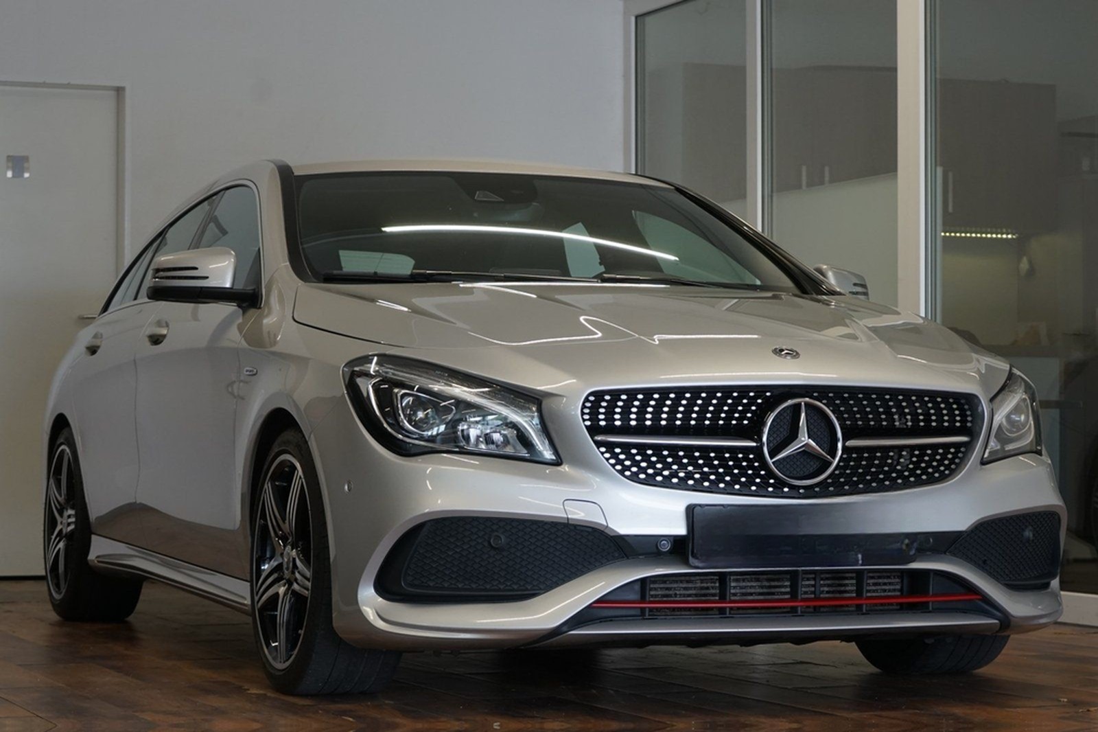 Mercedes-Benz CLA 250 Shooting Brake 4M Sport-AMG|LED|NAVI|PAR foto 5