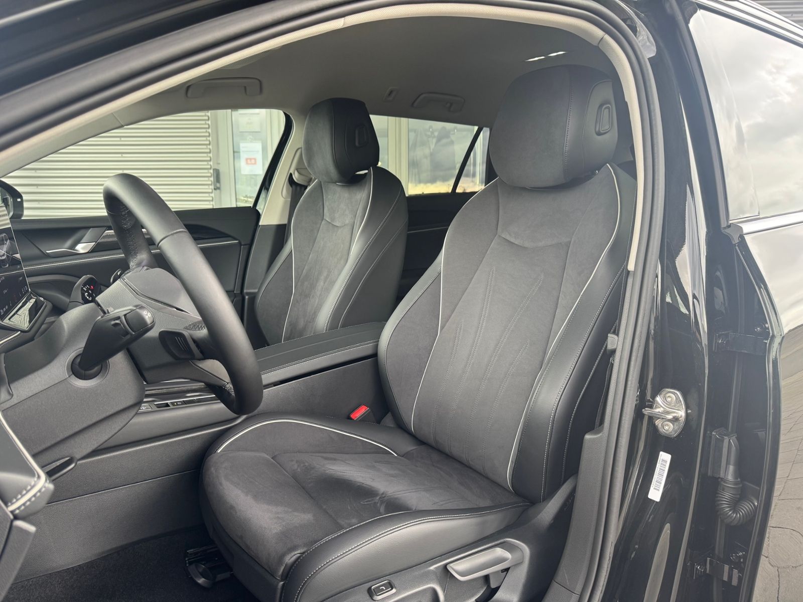 Volkswagen Passat Variant 1.5 eTSI DSG Business AHK/ACC foto 13