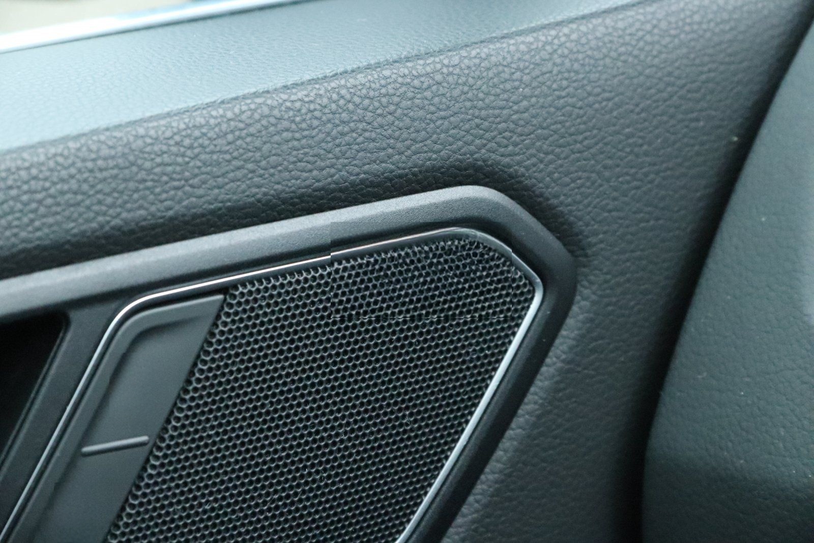 Volkswagen Tiguan 2.0 TDI DSG Highline 4Motion AHK*Dynaudio foto 18