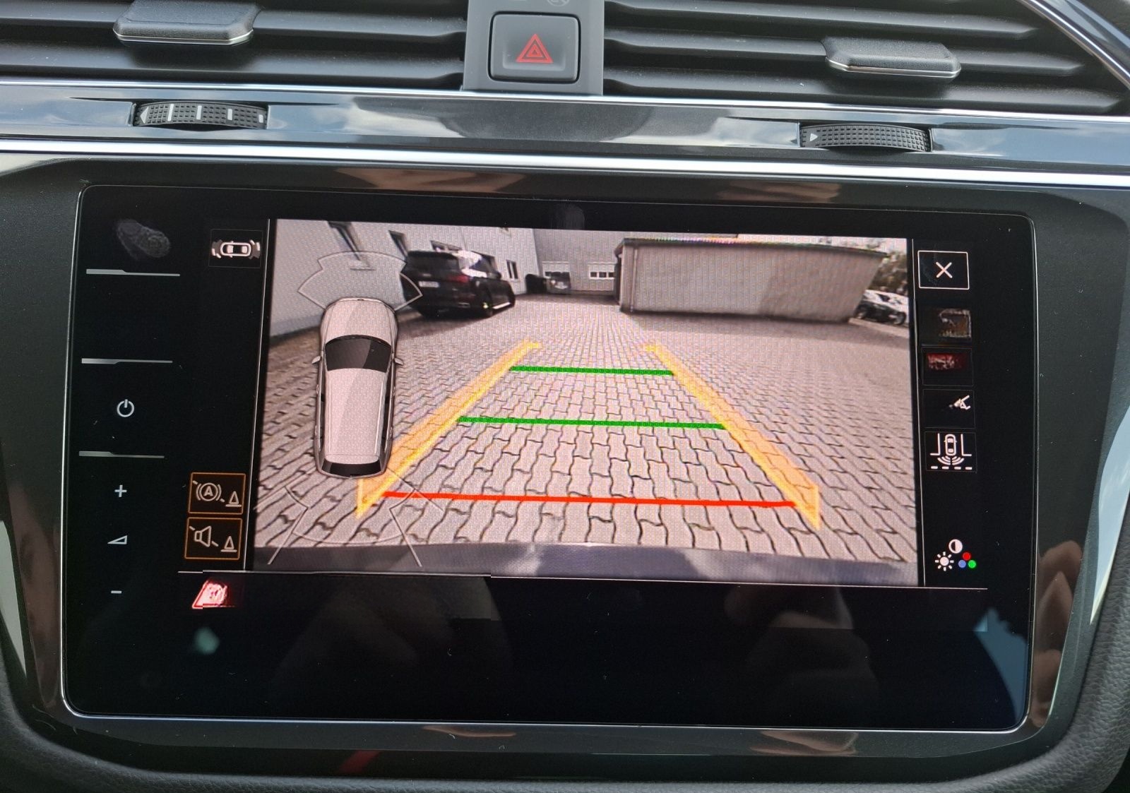 Volkswagen Tiguan TDI Elegance DSG 4Mo Matrix AHK Navi AIF´ foto 20
