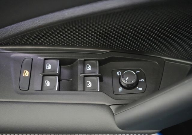 Volkswagen Tiguan R-LINE TSI DSG 4MOTION+AHK+MATRIX LED+NAV foto 20