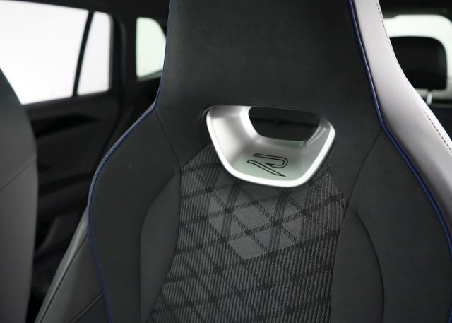 Volkswagen Tiguan R-LINE TSI DSG 4MOTION+AHK+MATRIX LED+NAV foto 23
