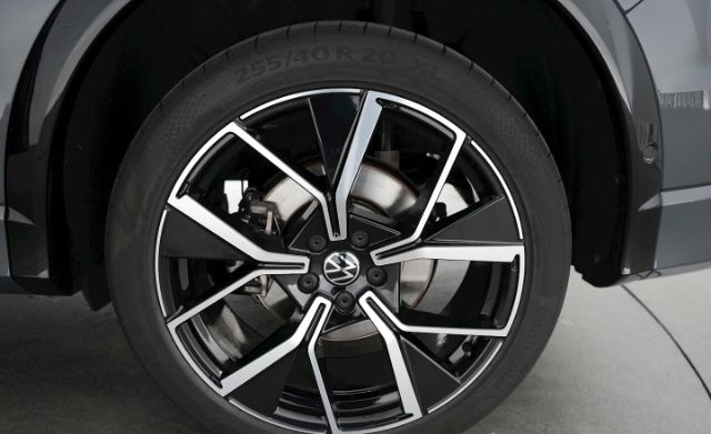 Volkswagen Tiguan R-LINE TSI DSG 4MOTION+AHK+MATRIX LED+NAV foto 10