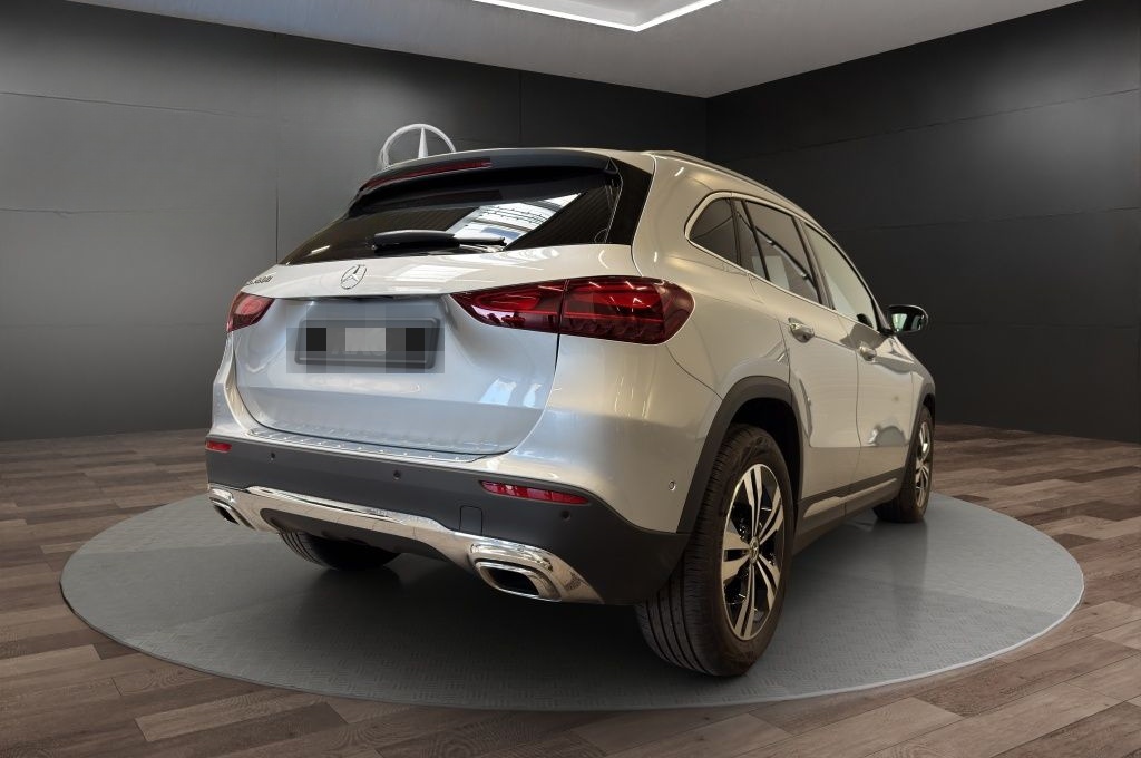 Mercedes-Benz GLA 200 EDITION DISTRONIC PANO KEYLESS 360° AHK foto 3