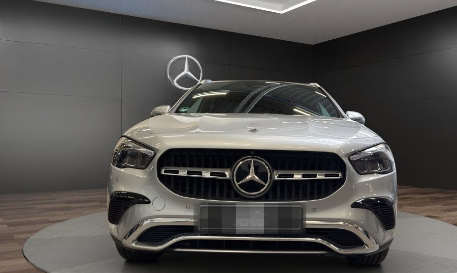 Mercedes-Benz GLA 200 EDITION DISTRONIC PANO KEYLESS 360° AHK foto 4