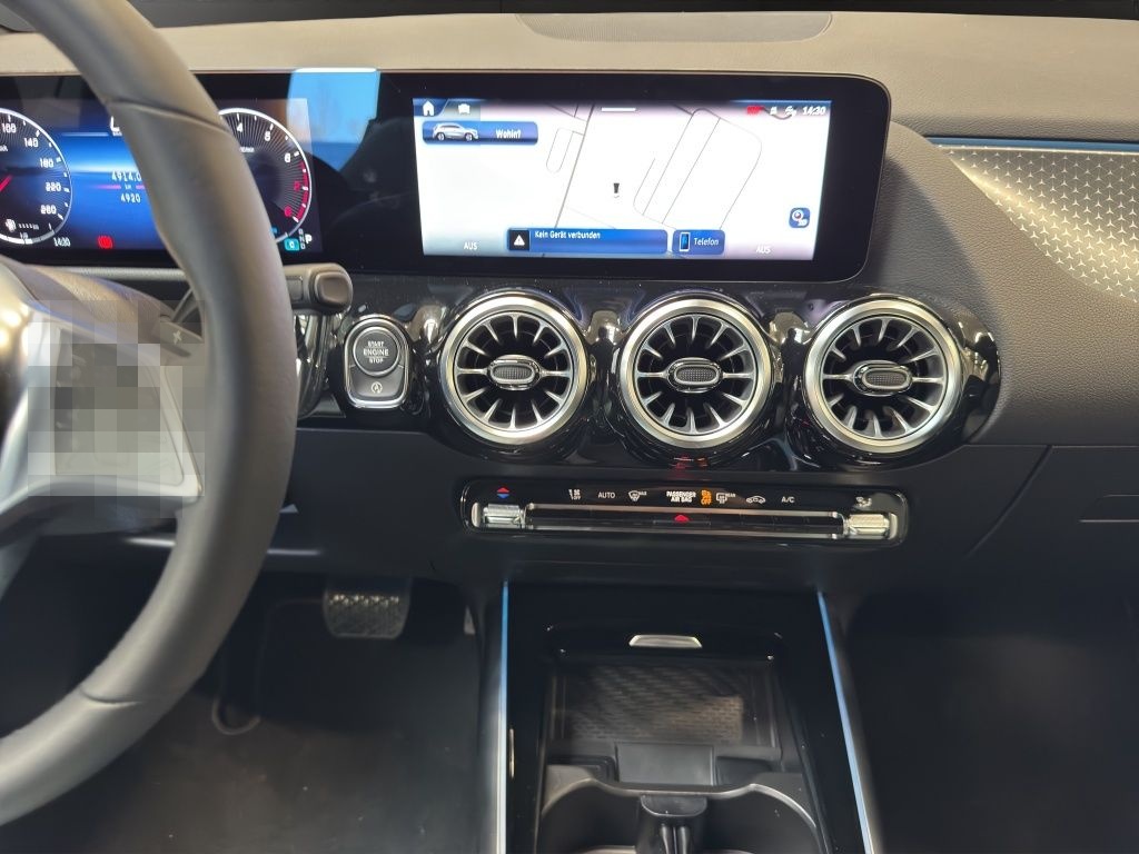 Mercedes-Benz GLA 200 EDITION DISTRONIC PANO KEYLESS 360° AHK foto 9