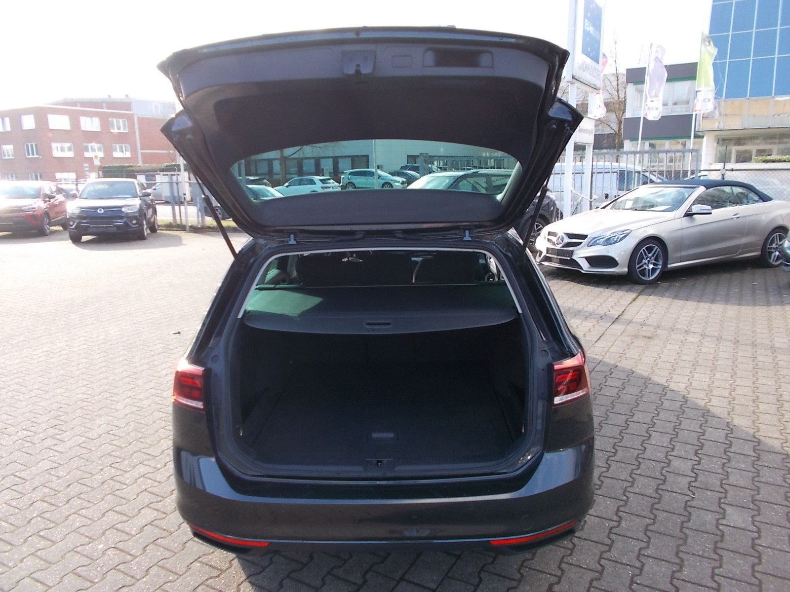 Volkswagen Passat Variant Business, Navi, AHK, PDC, App foto 12