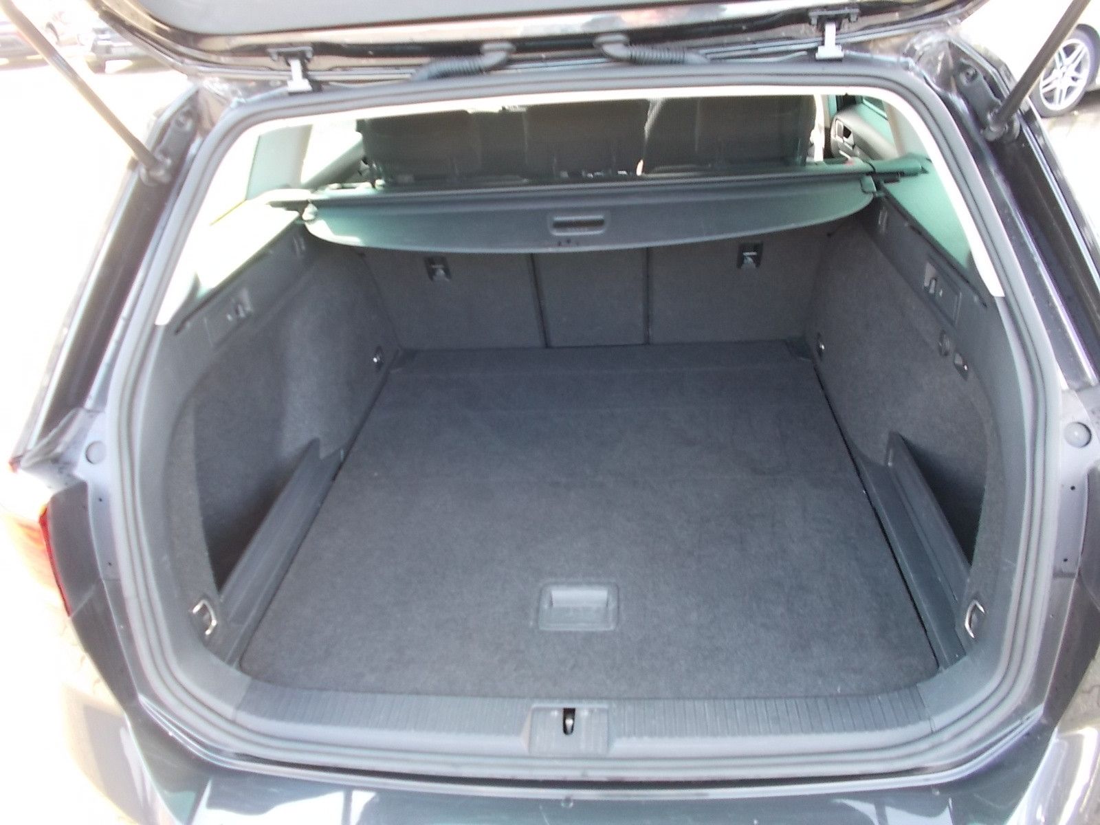 Volkswagen Passat Variant Business, Navi, AHK, PDC, App foto 14