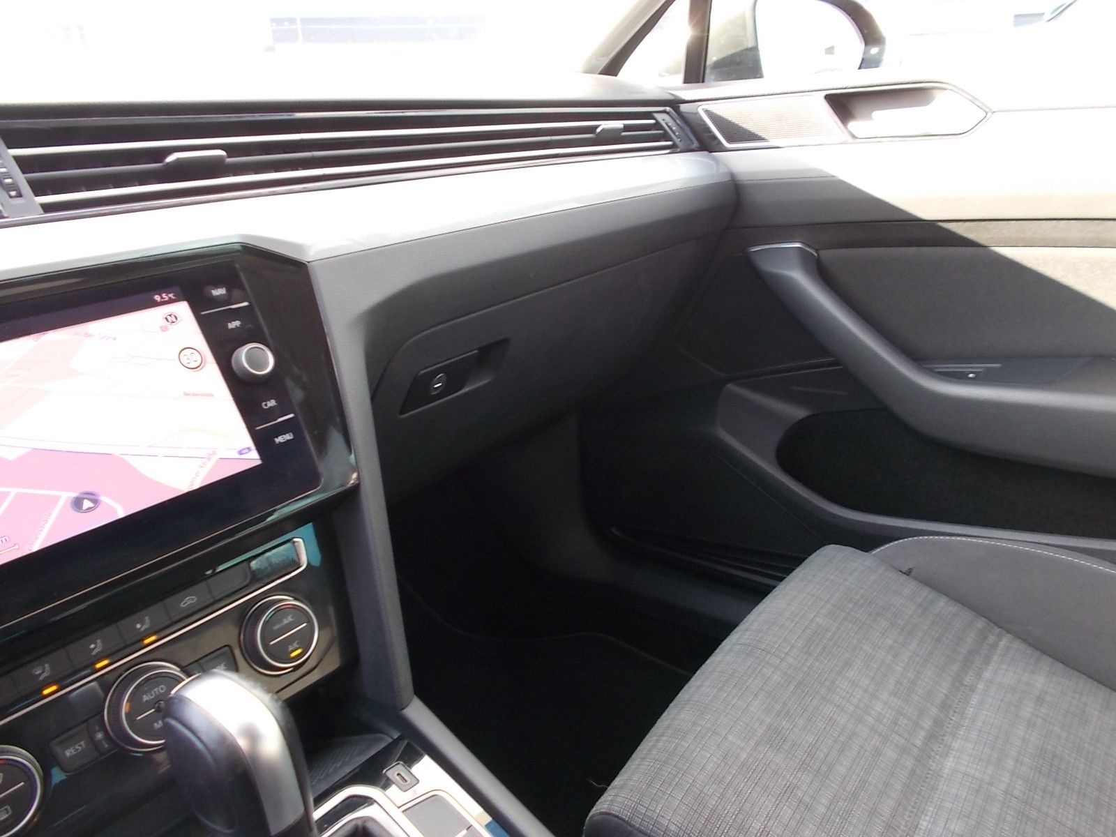 Volkswagen Passat Variant Business, Navi, AHK, PDC, App foto 25