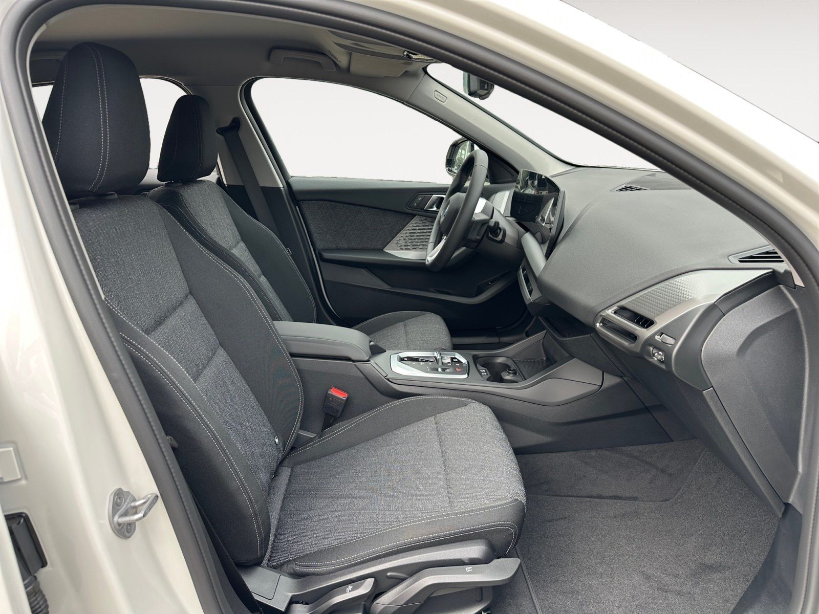 BMW 118d DAB LED RFK Komfortzg. Parkassistent Shz foto 15
