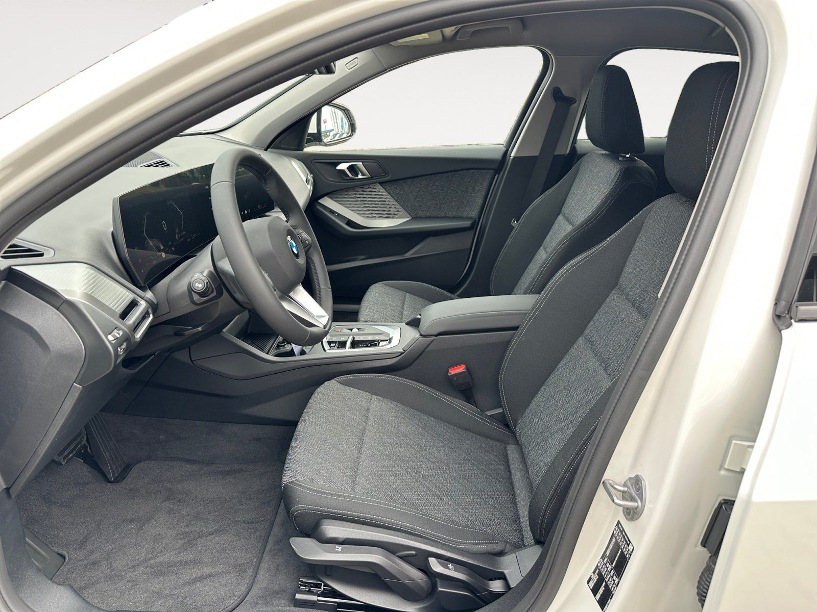BMW 118d DAB LED RFK Komfortzg. Parkassistent Shz foto 9