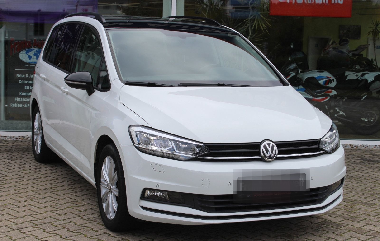 Volkswagen Touran 1.4l Highline + AHK foto 2