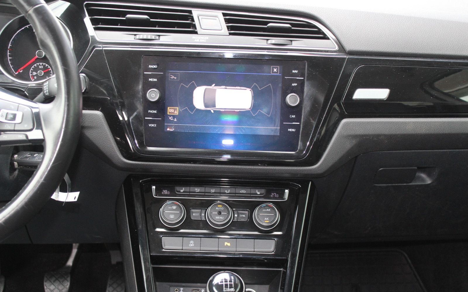 Volkswagen Touran 1.4l Highline + AHK foto 18