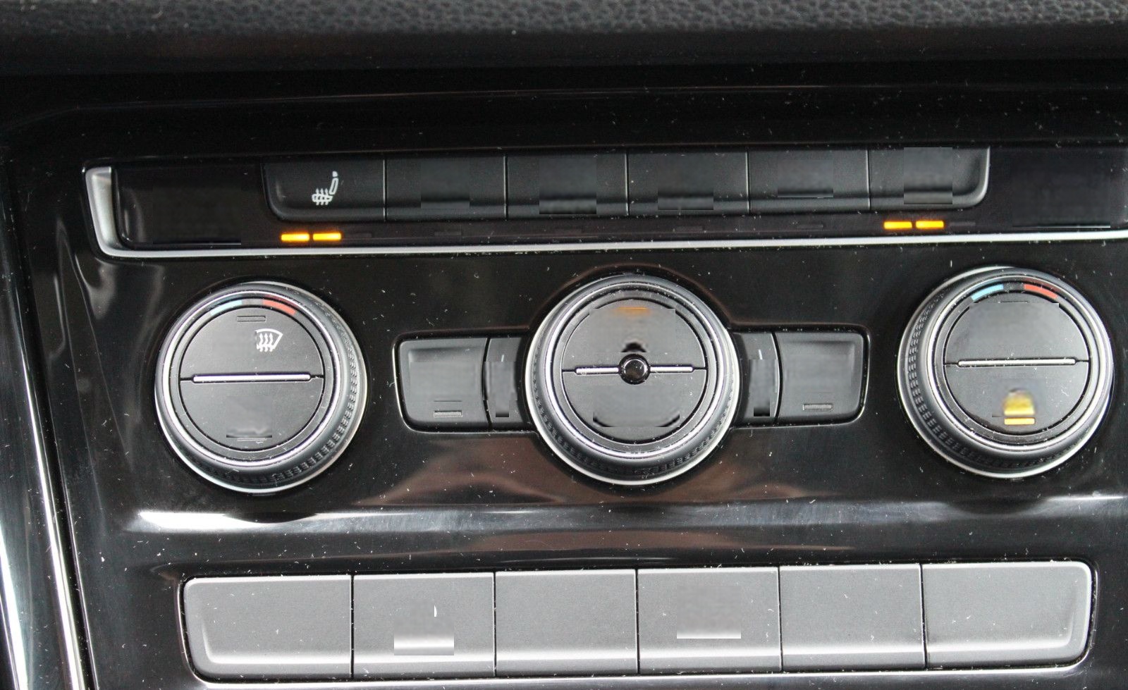 Volkswagen Touran 1.4l Highline + AHK foto 21