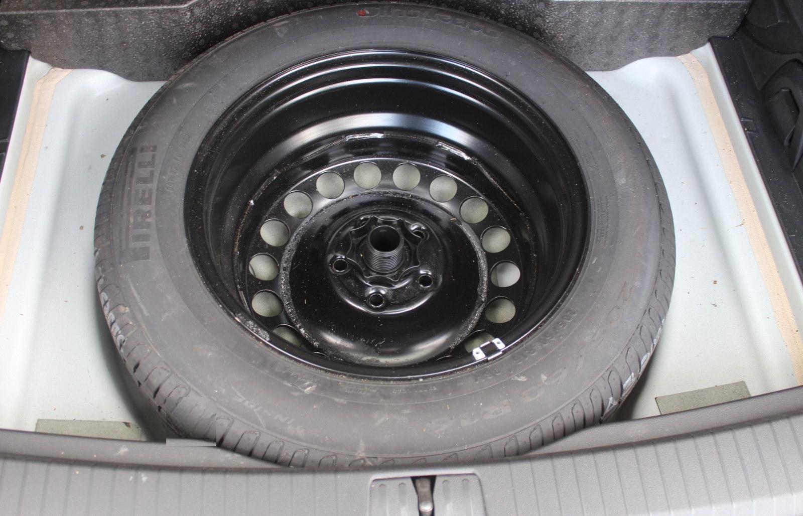 Volkswagen Touran 1.4l Highline + AHK foto 23