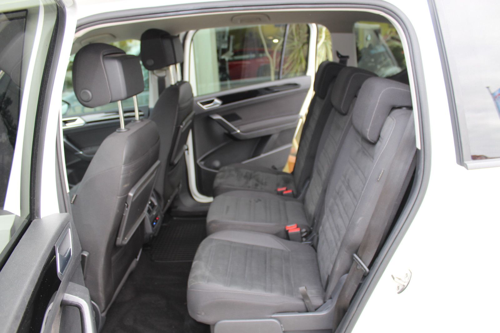 Volkswagen Touran 1.4l Highline + AHK foto 25