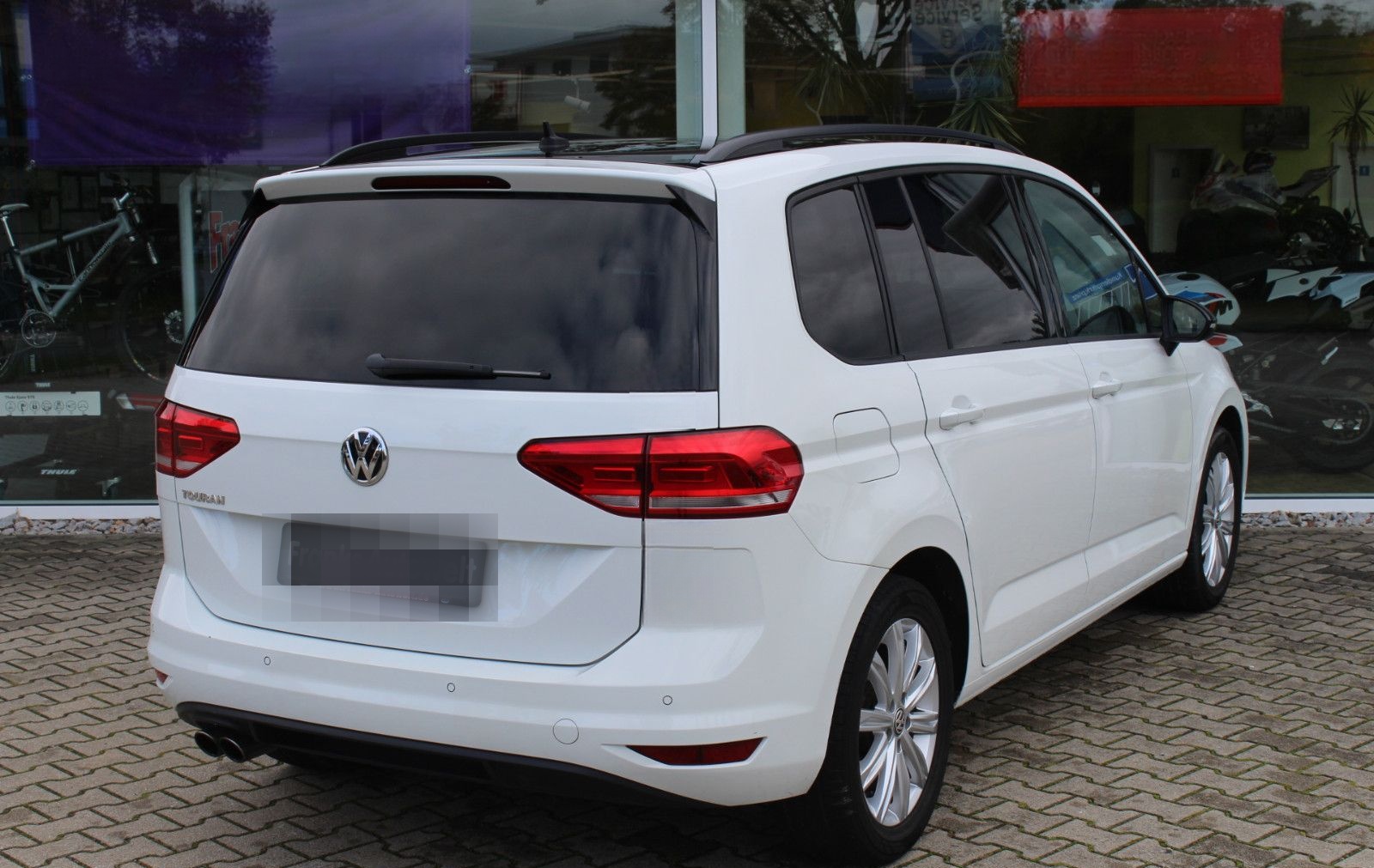 Volkswagen Touran 1.4l Highline + AHK foto 6