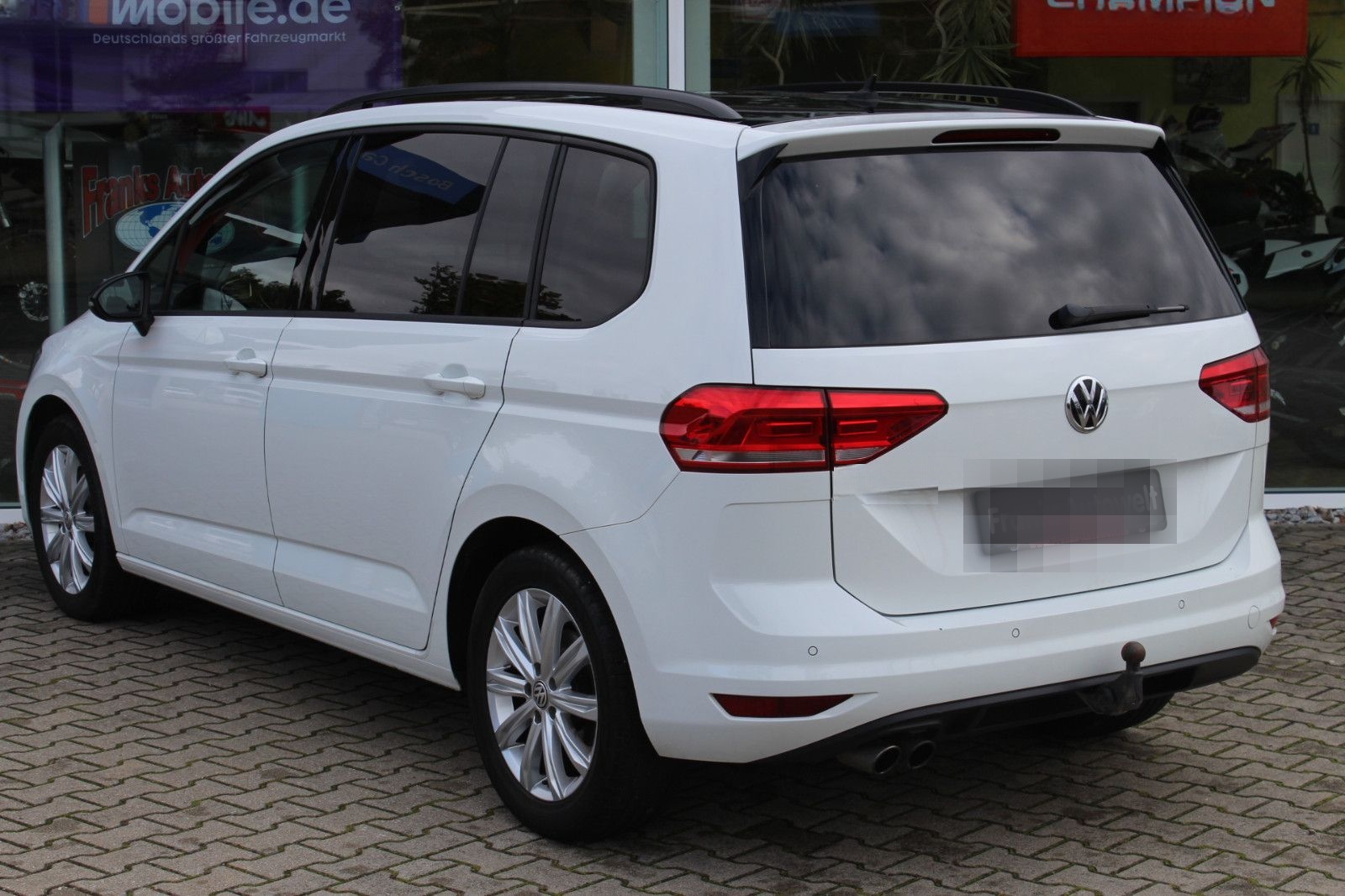 Volkswagen Touran 1.4l Highline + AHK foto 8