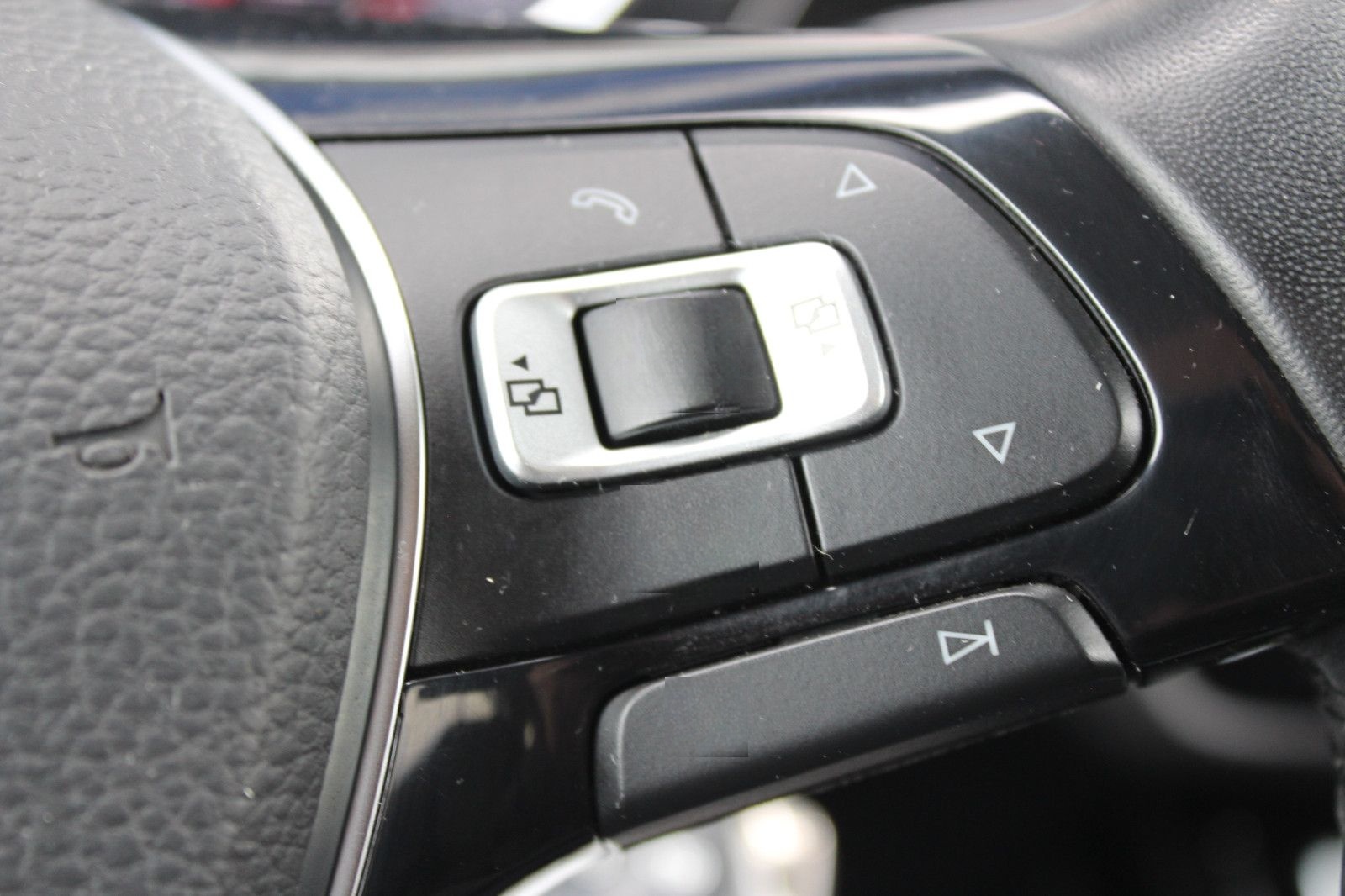 Volkswagen Touran 1.4l Highline + AHK foto 10