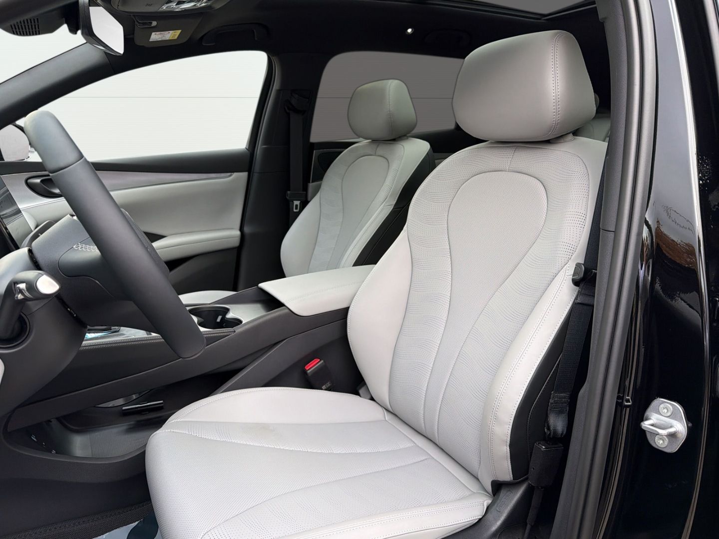 BYD Seal 6 DM-i Touring Comfort Lite+Pano+ACC+360Kam foto 9