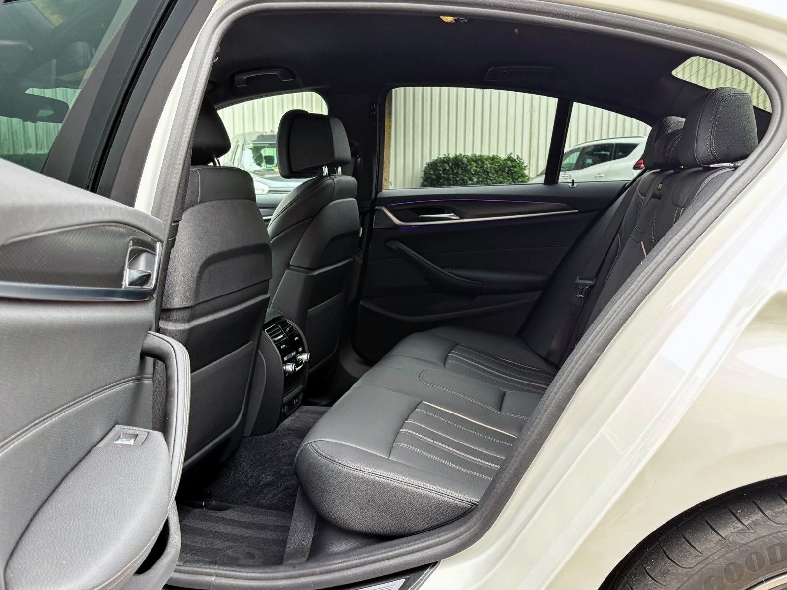 BMW 520d Steptr. Limo M-Sport ACC KAM AHK LED SHZ foto 12