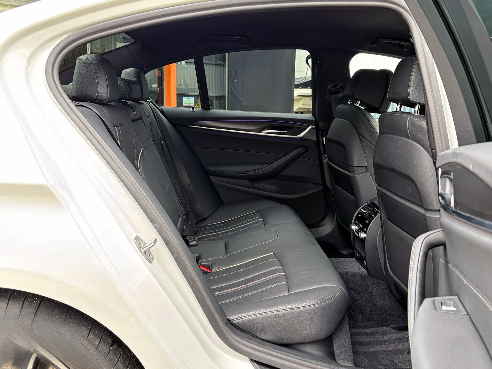 BMW 520d Steptr. Limo M-Sport ACC KAM AHK LED SHZ foto 13