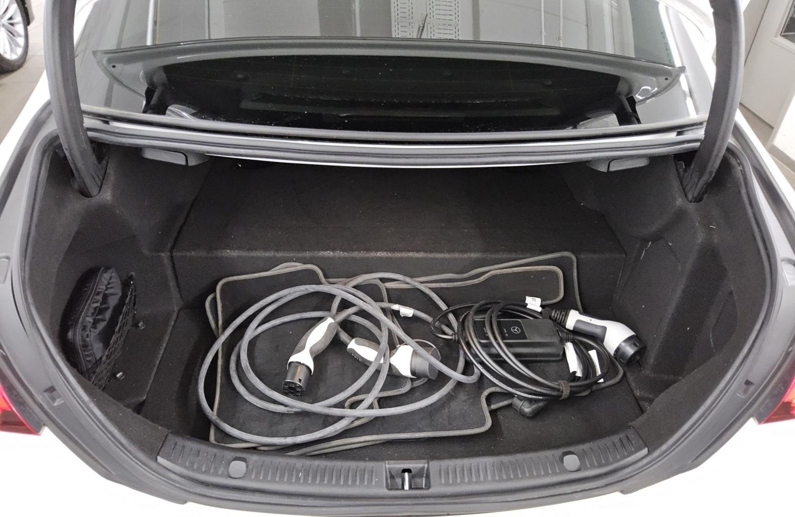Mercedes-Benz E 300 e Avantgarde Navi LED Widescreen RFK foto 12