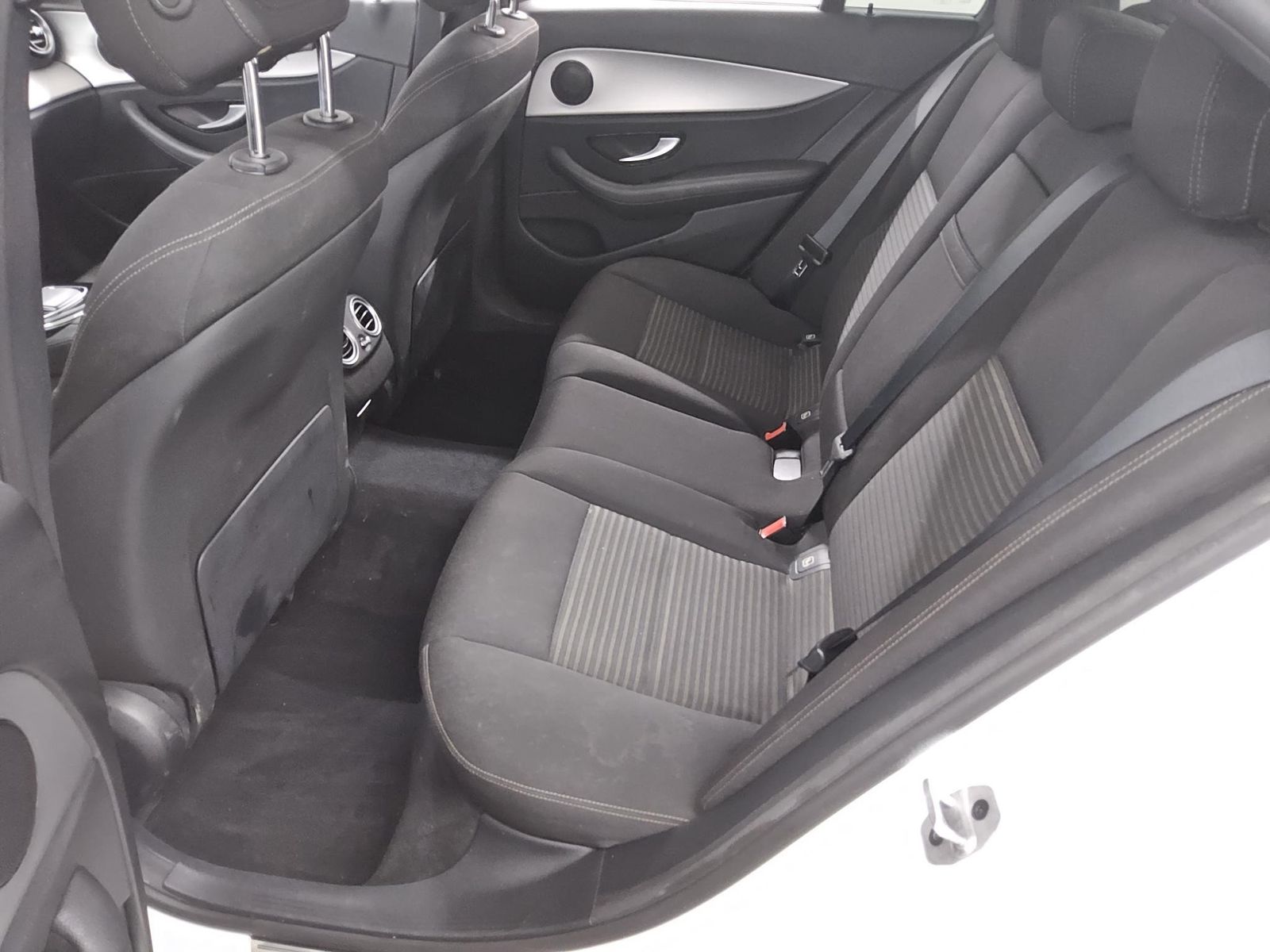 Mercedes-Benz E 300 e Avantgarde Navi LED Widescreen RFK foto 13