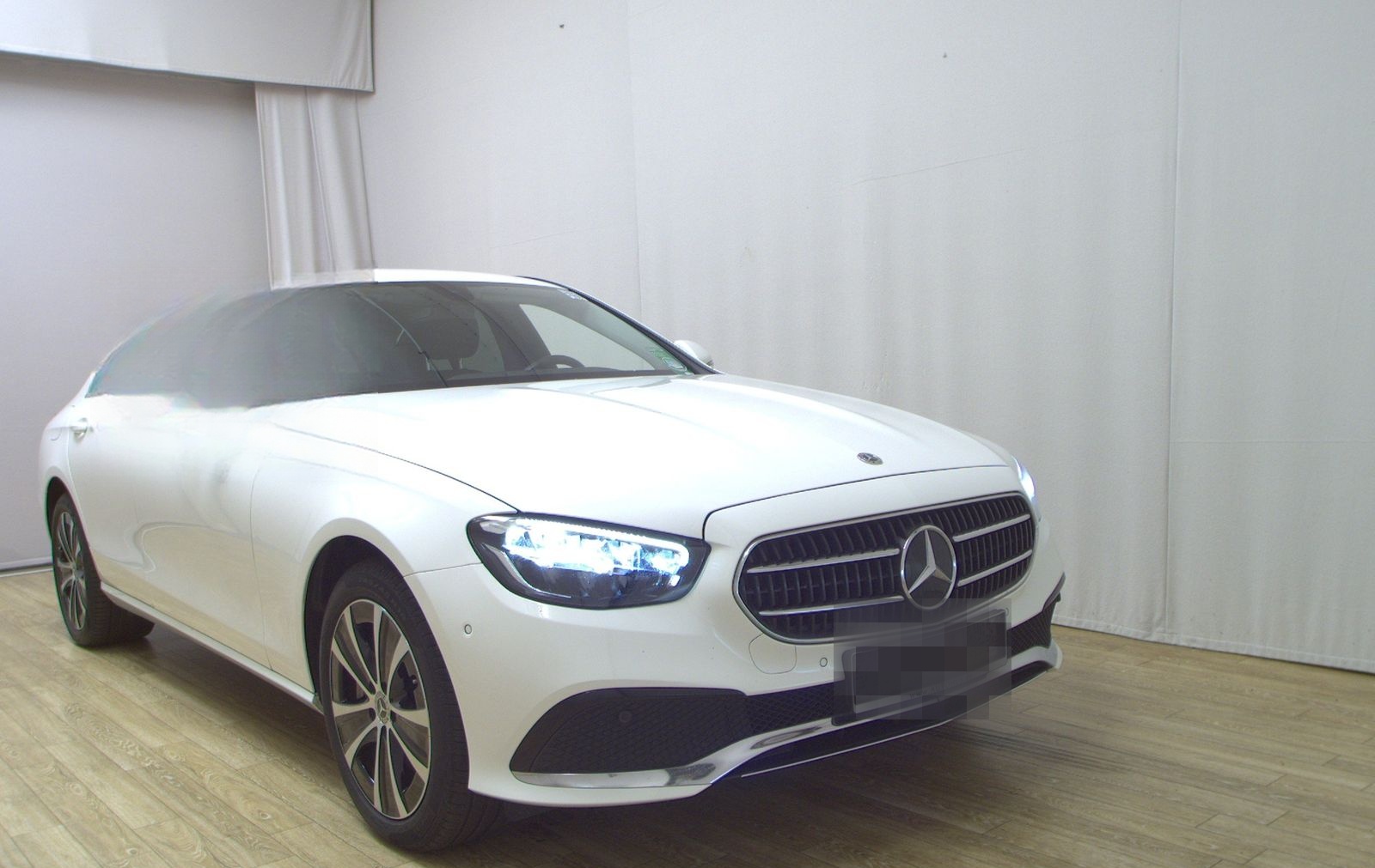 Mercedes-Benz E 300 e Avantgarde Navi LED Widescreen RFK foto 3