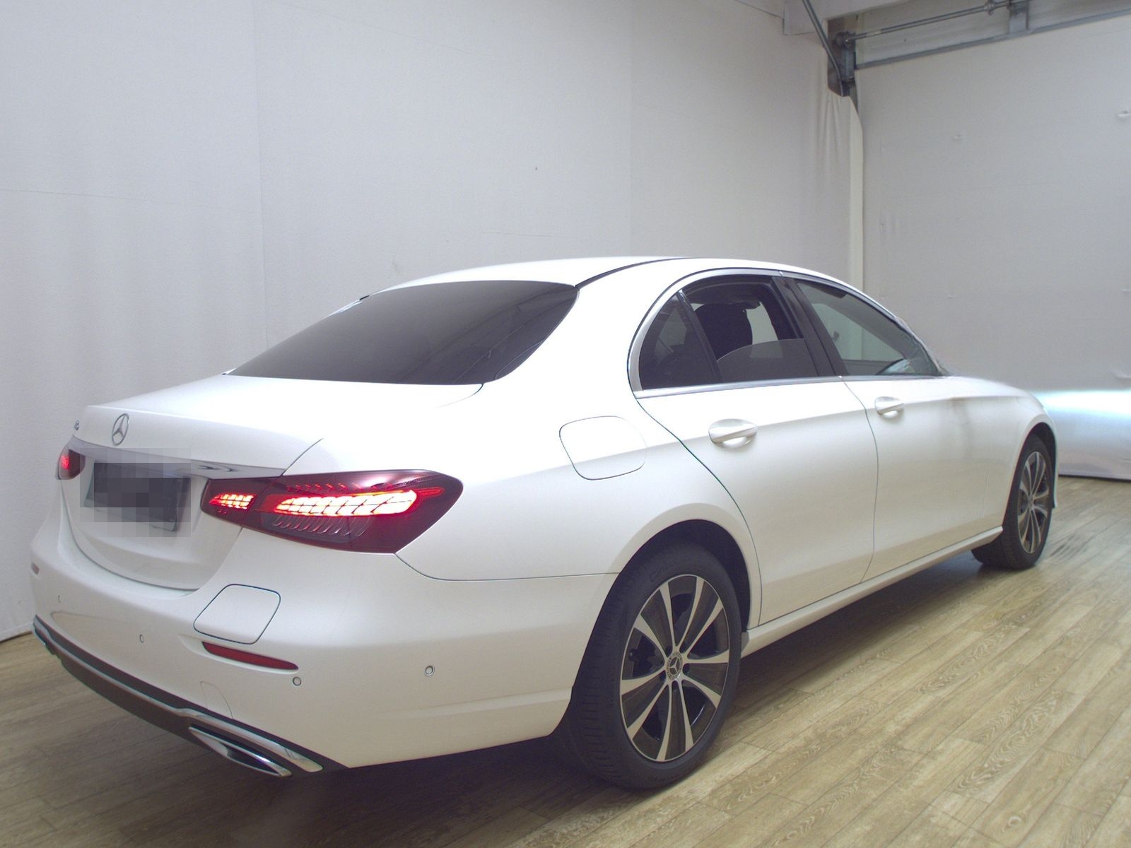 Mercedes-Benz E 300 e Avantgarde Navi LED Widescreen RFK foto 4