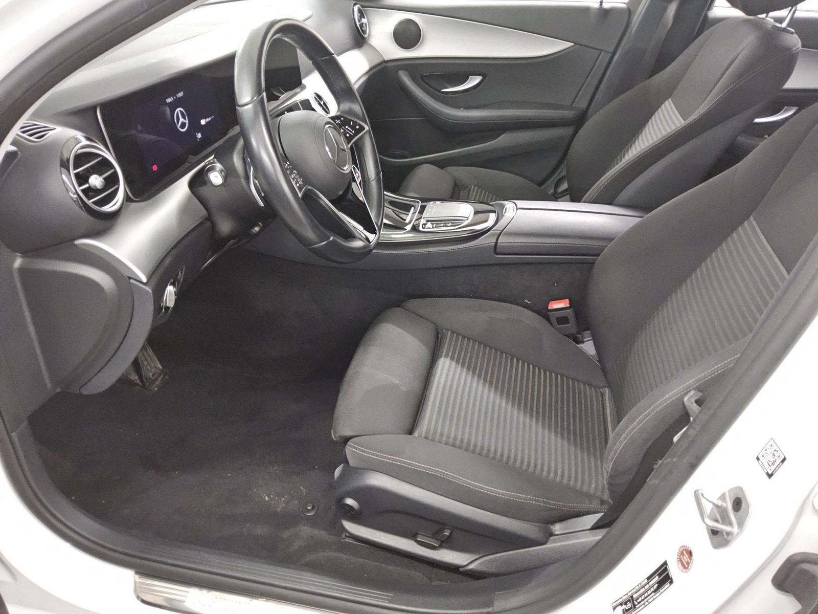 Mercedes-Benz E 300 e Avantgarde Navi LED Widescreen RFK foto 9
