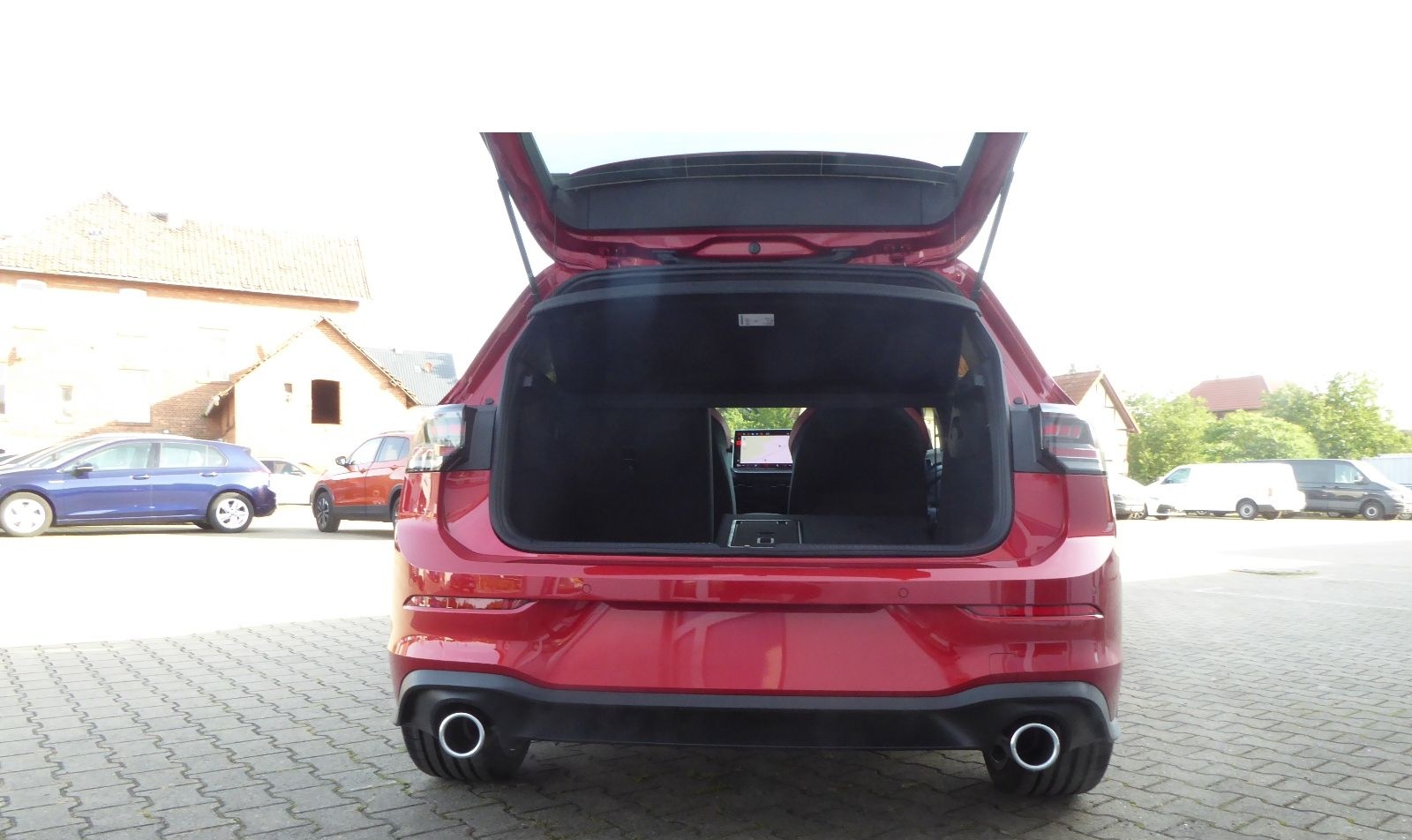 Volkswagen Golf VIII GTI 2.0 TSI DSG IQ LED NAVI P-DACH DCC foto 9