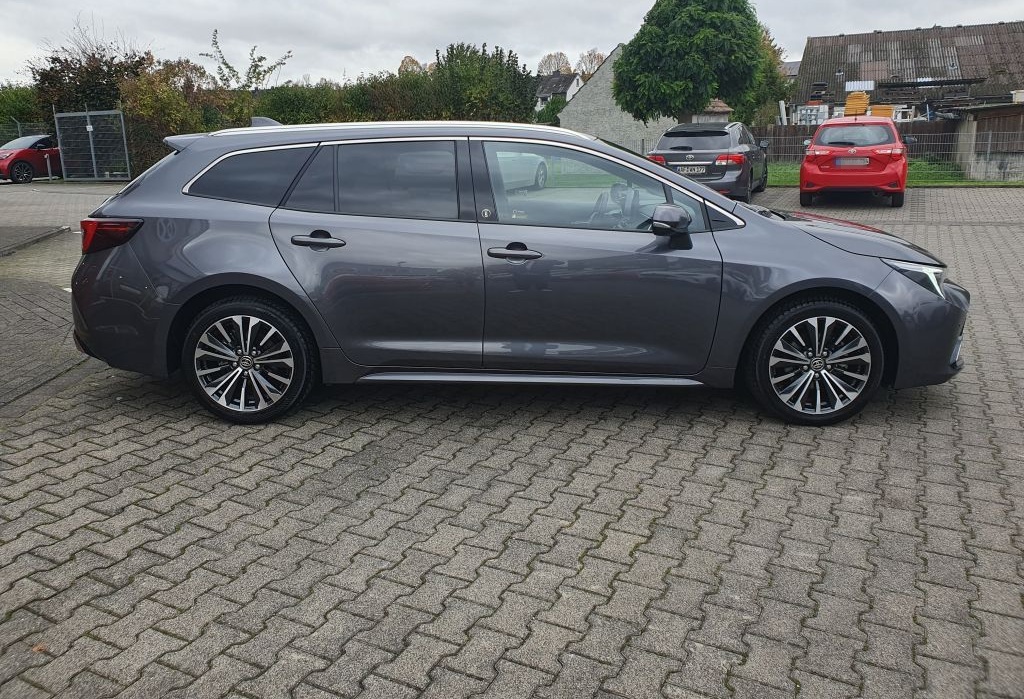 Toyota Corolla 1.8 Hybrid Touring Sports Team D + LED foto 3