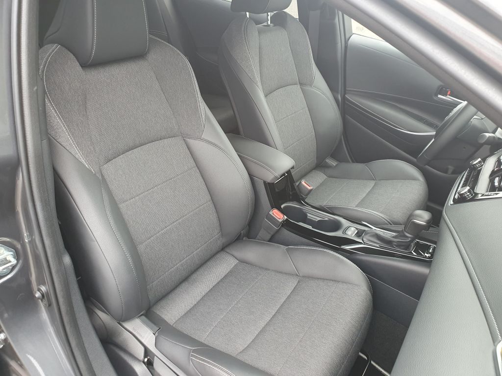 Toyota Corolla 1.8 Hybrid Touring Sports Team D + LED foto 7