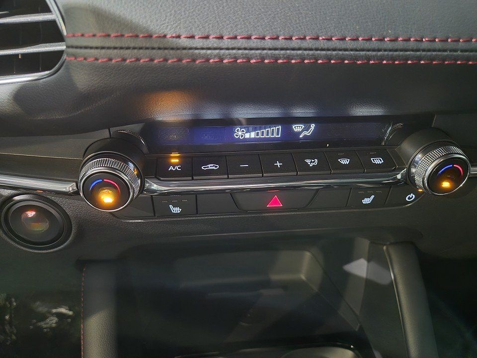 Mazda 3 5HB 2.5L e-SKYACTIV G 140ps 6MT FWD Homura foto 12