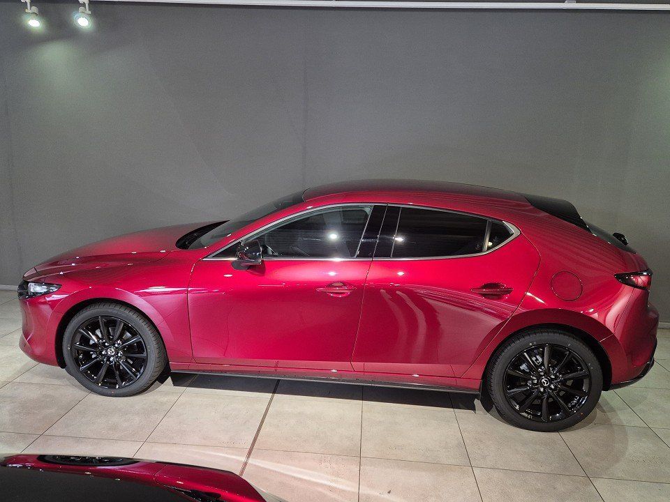 Mazda 3 5HB 2.5L e-SKYACTIV G 140ps 6MT FWD Homura foto 3