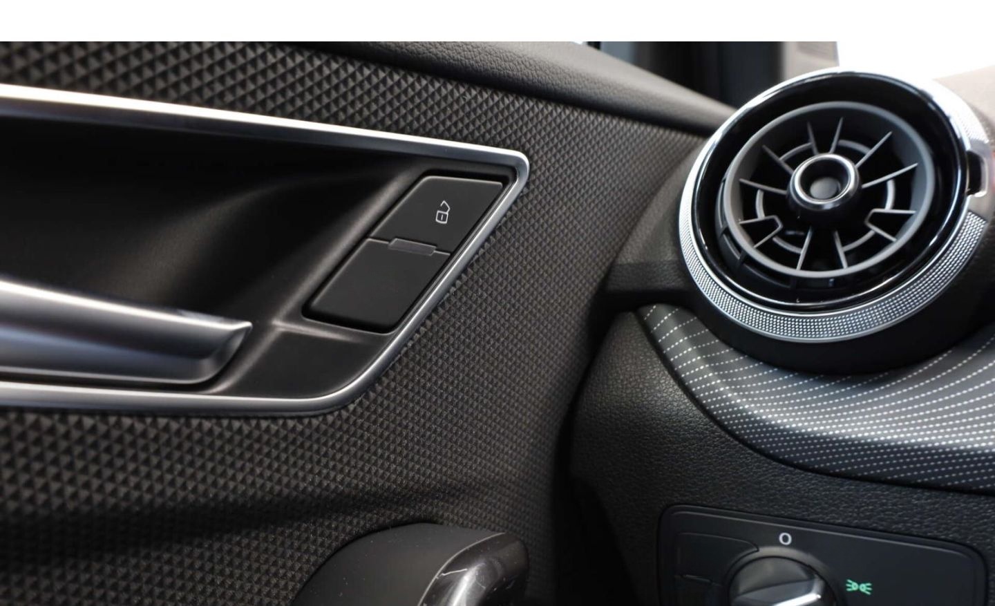 Audi Q2 35 TFSI S line foto 23