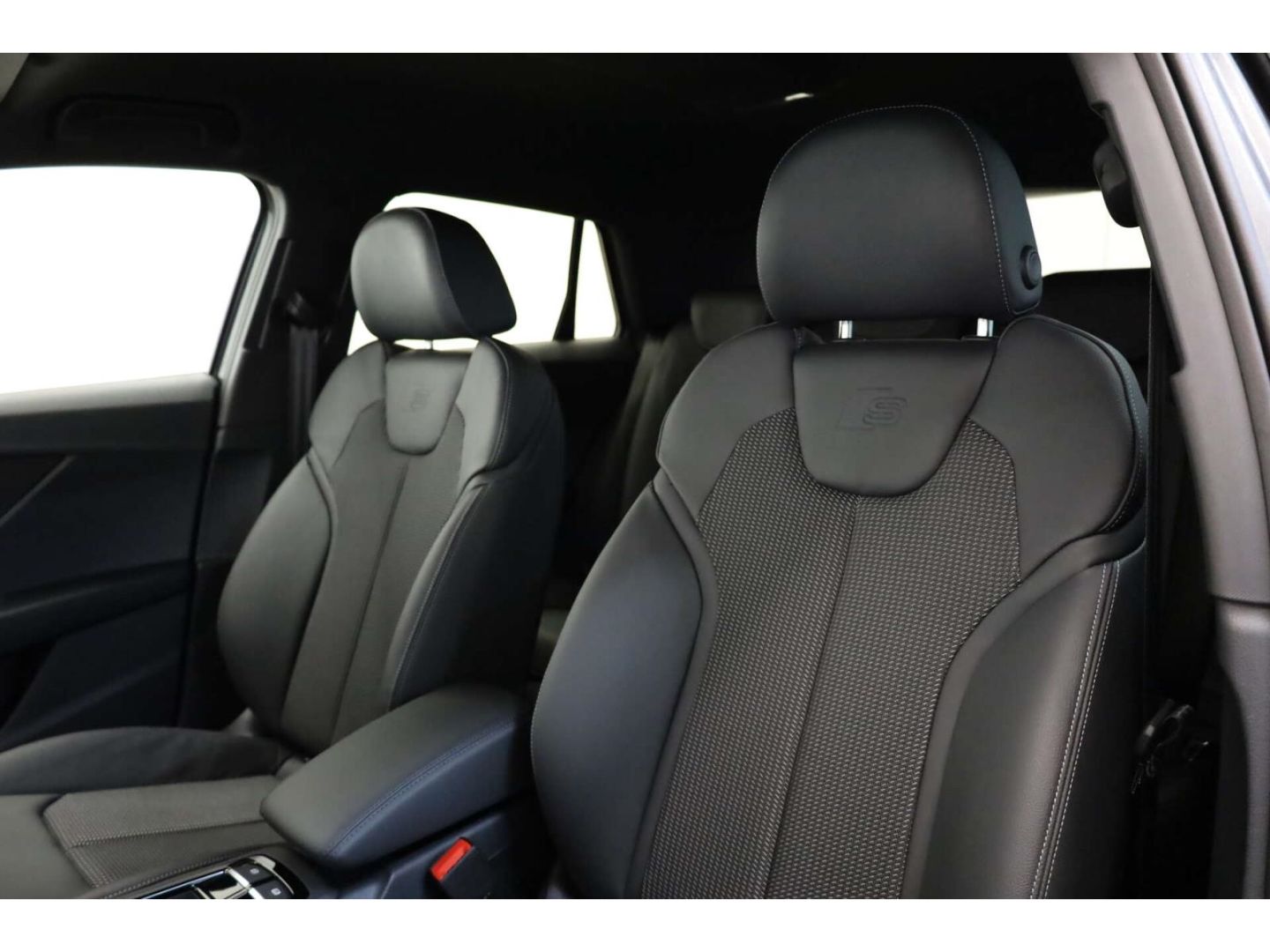 Audi Q2 35 TFSI S line foto 10
