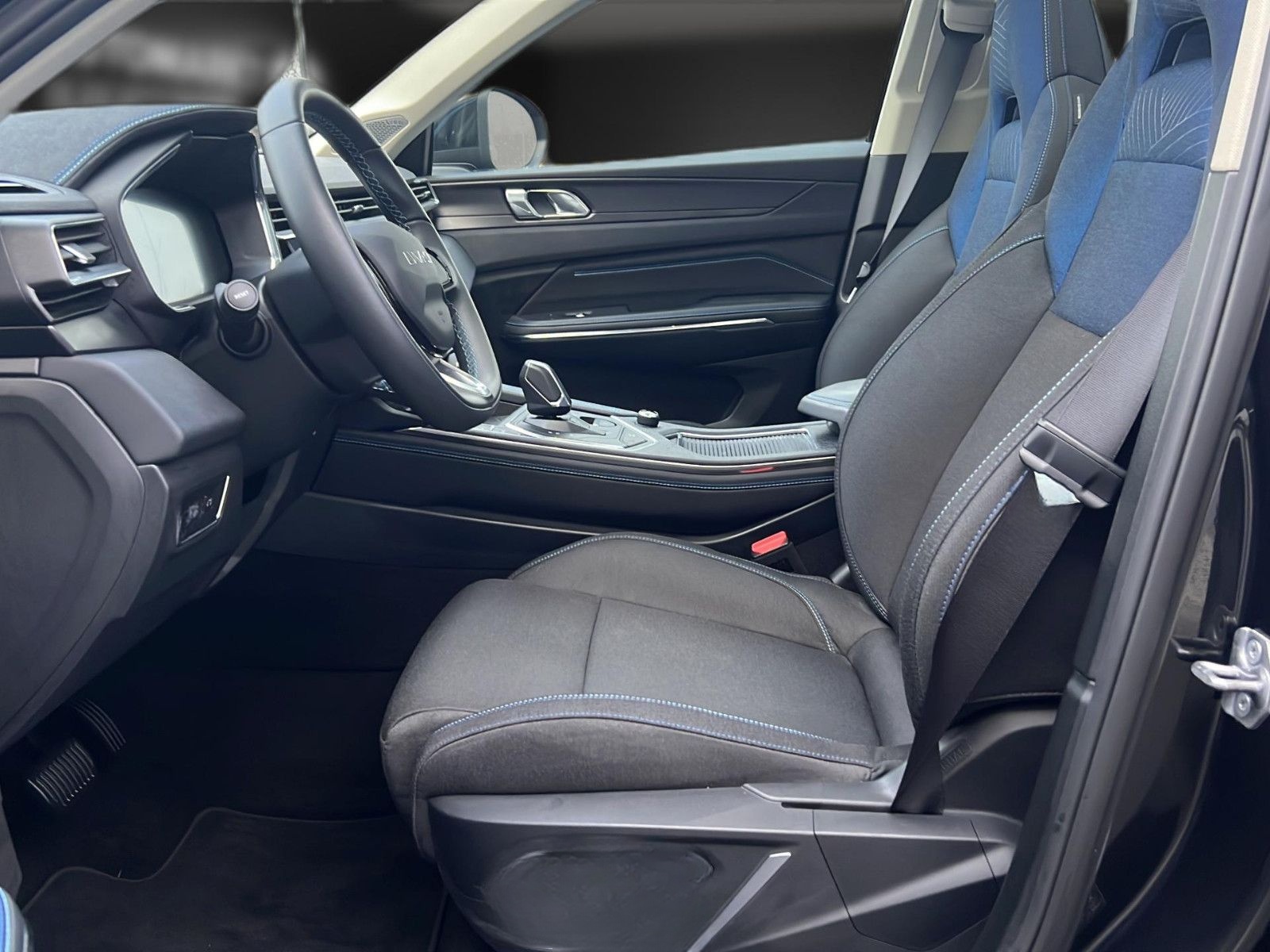 Lynk&Co 01 1.5 TD PHEV 192 kW 20*LED*360°*Pano*Sound*DAB foto 12