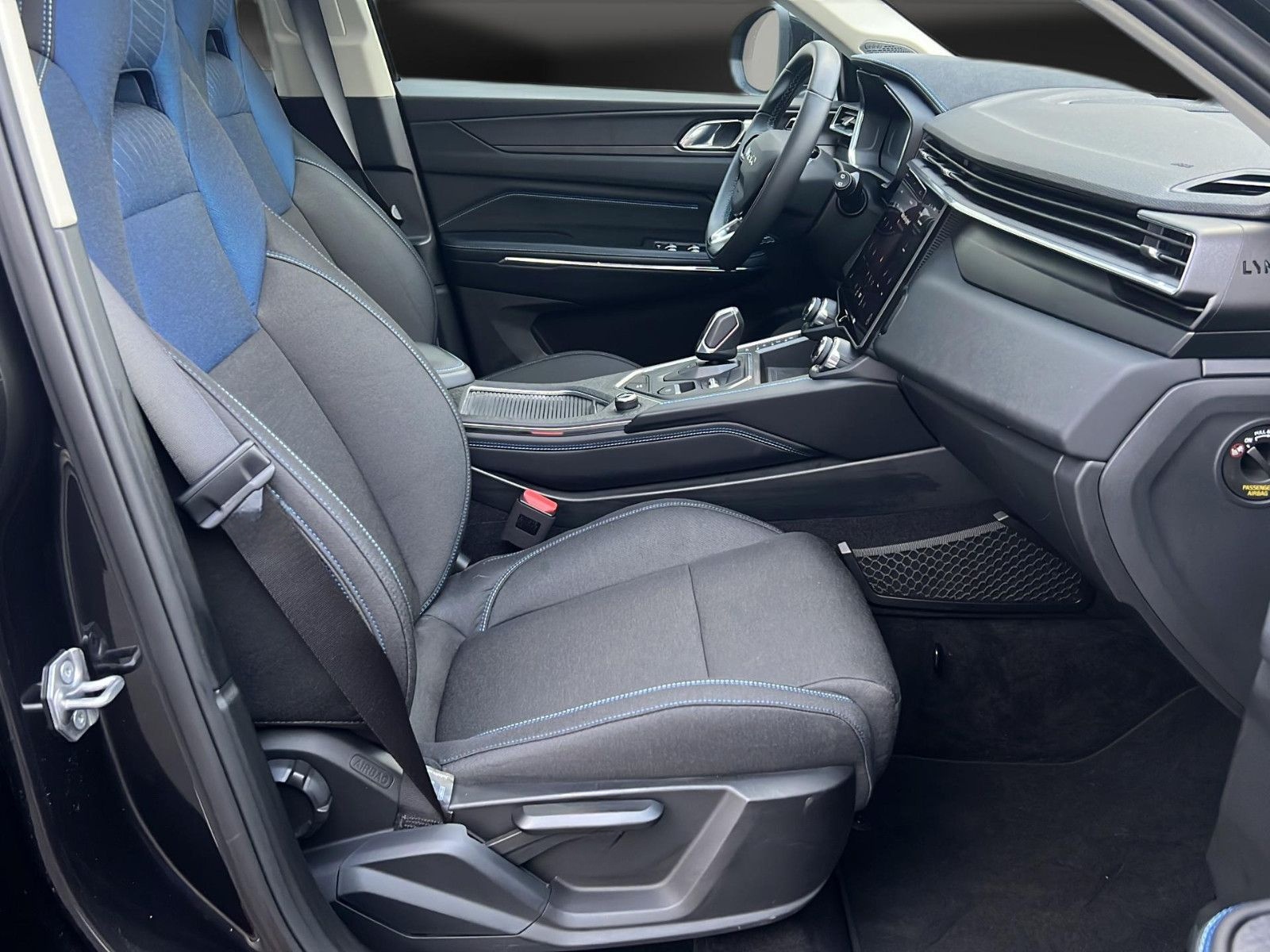 Lynk&Co 01 1.5 TD PHEV 192 kW 20*LED*360°*Pano*Sound*DAB foto 13