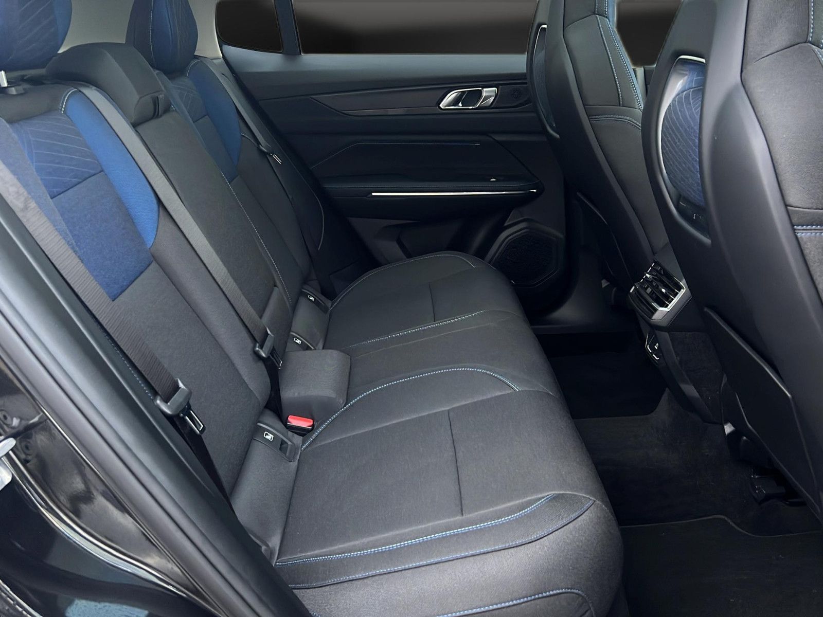 Lynk&Co 01 1.5 TD PHEV 192 kW 20*LED*360°*Pano*Sound*DAB foto 19