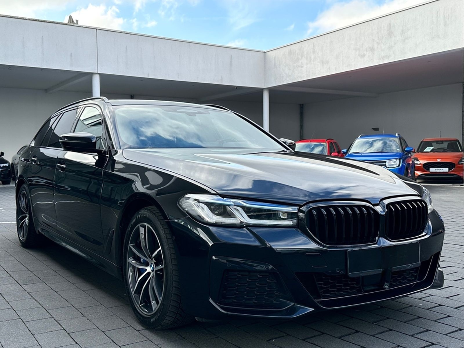 BMW 530i xDrive Touring M Sport | Panorama | Head-Up foto 2