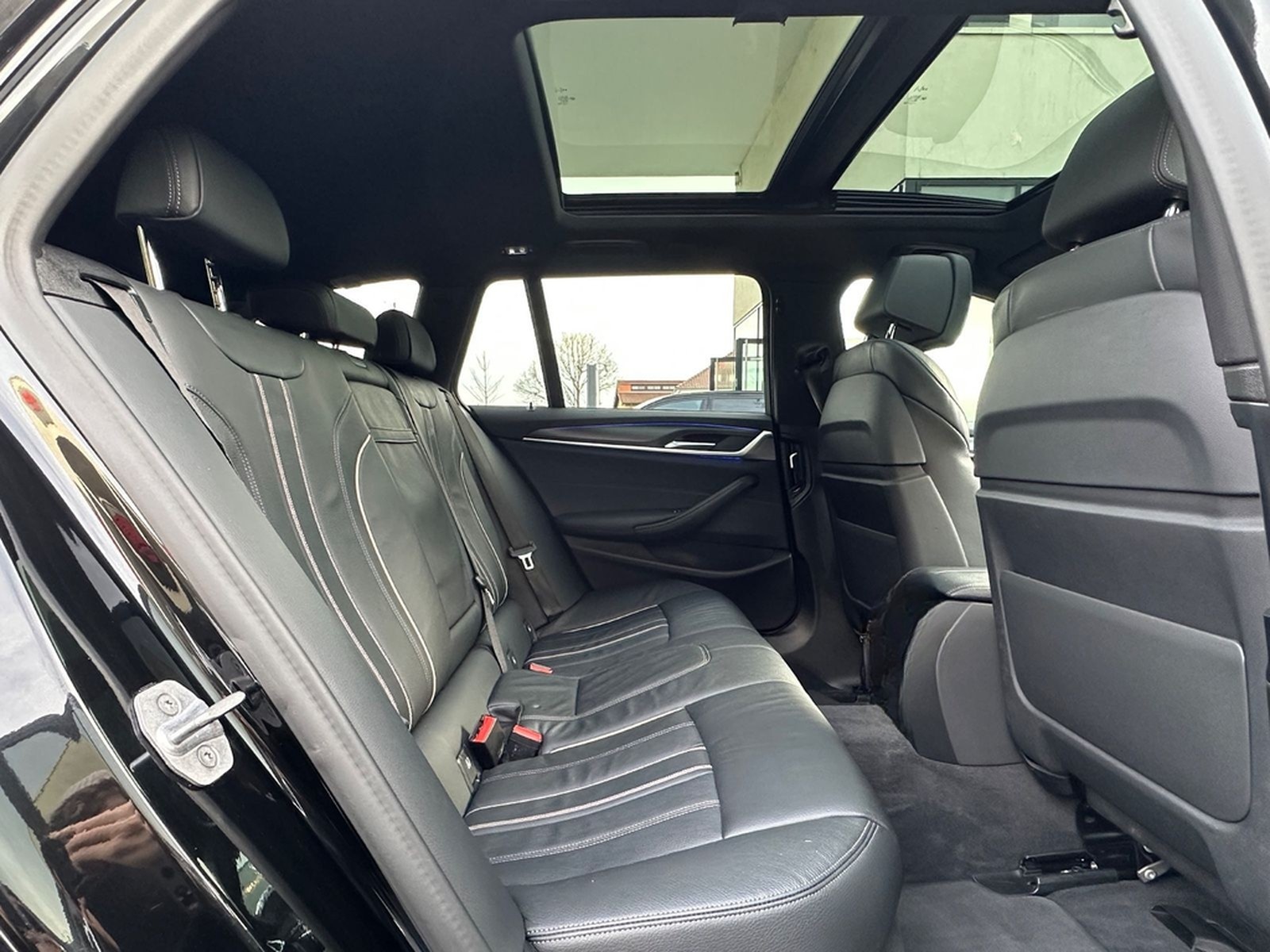BMW 530i xDrive Touring M Sport | Panorama | Head-Up foto 17