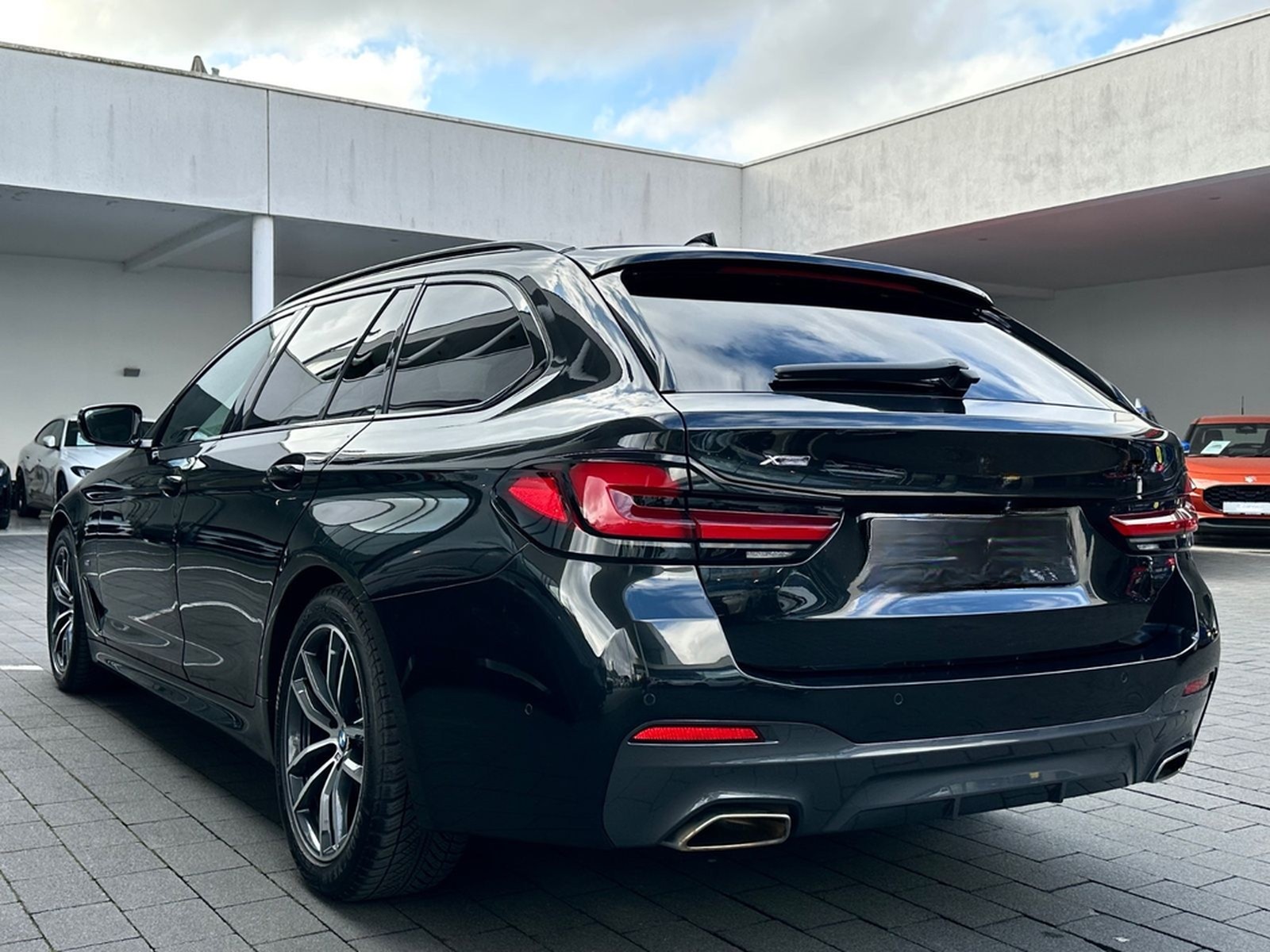 BMW 530i xDrive Touring M Sport | Panorama | Head-Up foto 3